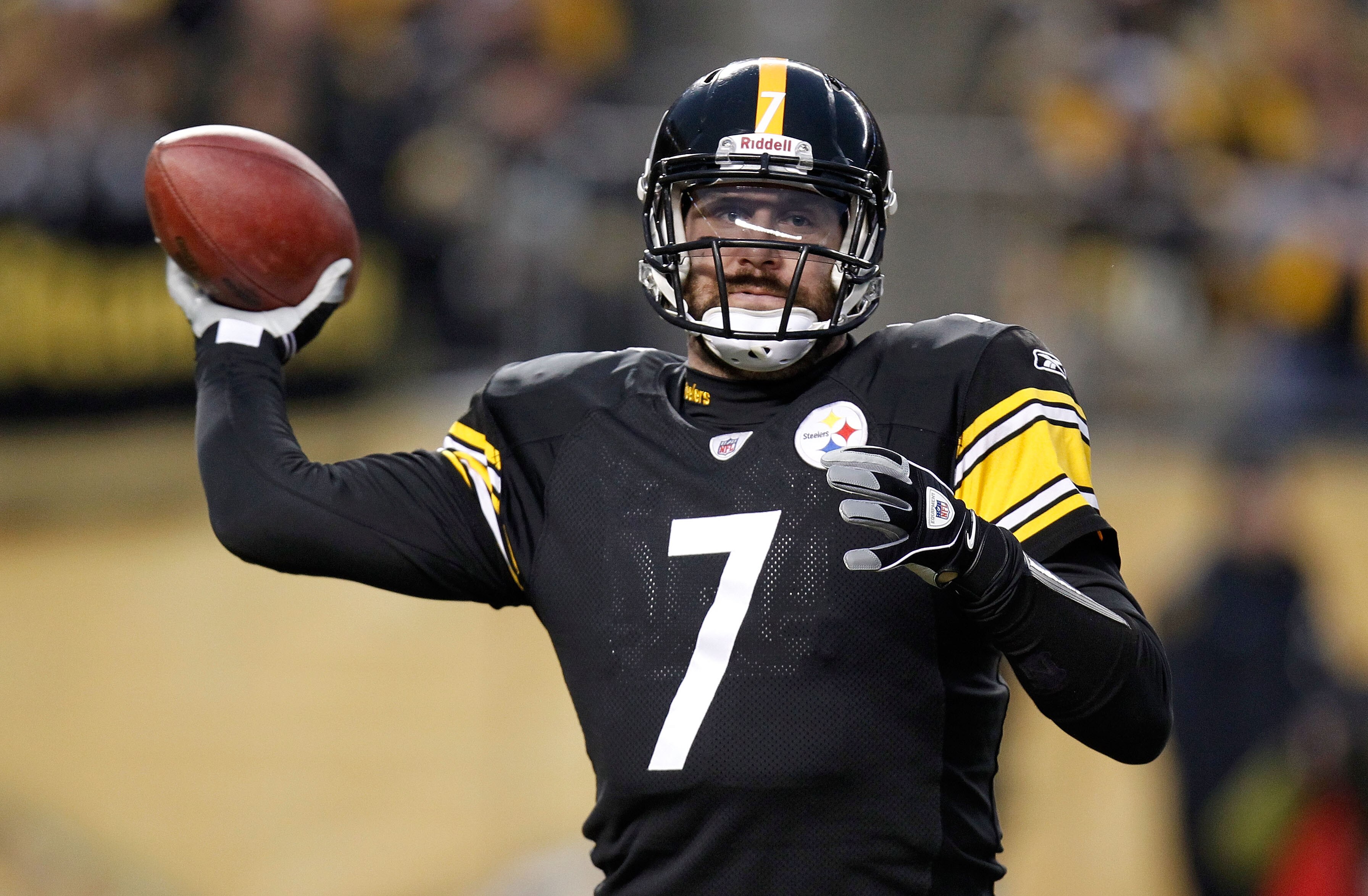 PITTSBURGH, PA - JANUARY 15:  Quarterback Ben Roethlisberger #7 of the Pittsburgh Steelers throws a pass against the Baltimore Ravens in the AFC Divisional Playoff Game at Heinz Field on January 15, 2011 in Pittsburgh, Pennsylvania.  (Photo by Gregory Sha