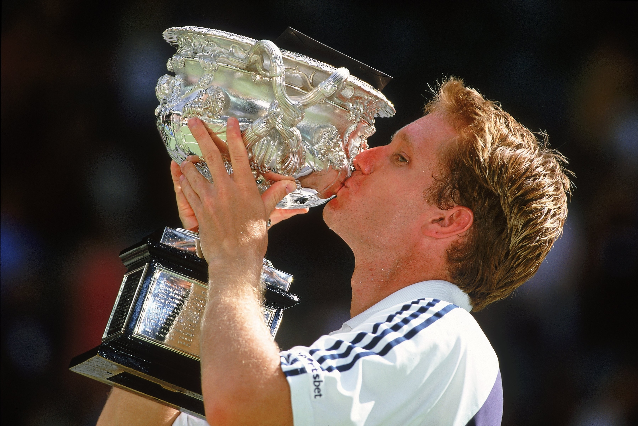 27 Jan 2002:  Thomas Johansson of Sweden poses with the winning trophy after winning the Australian Open Final held at Melbourne Park, in Melbourne, Australia. \ Mandatory Credit: Adam Pretty /Allsport