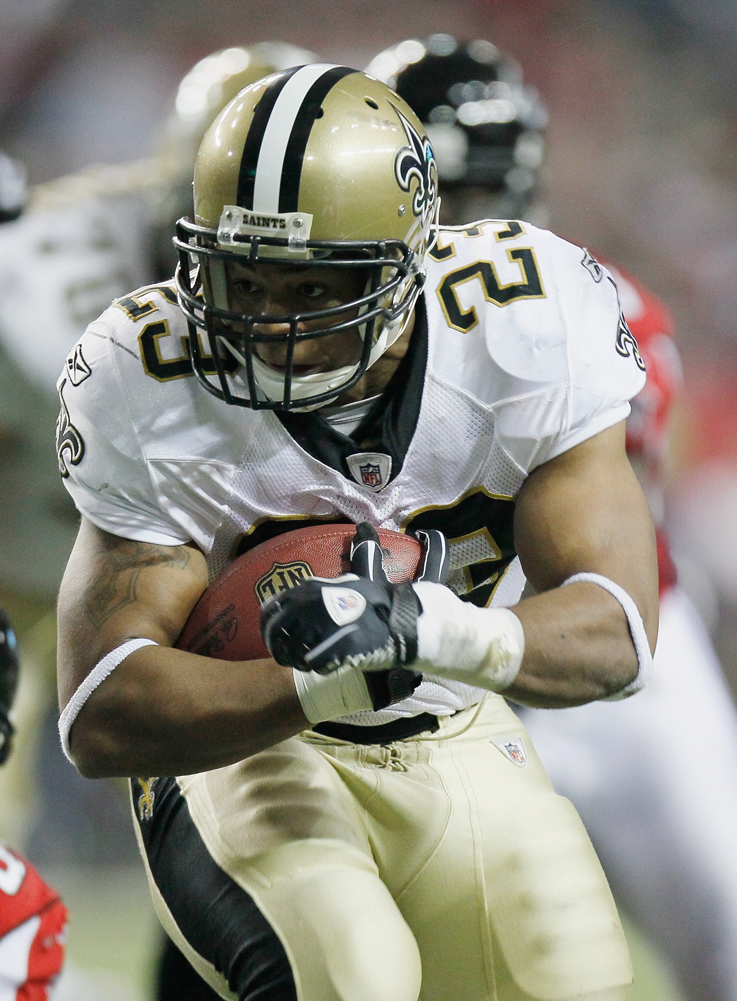 ATLANTA, GA - DECEMBER 27: Pierre Thomas #23 of the New Orleans Saints runs upfield against the Atlanta Falcons in the second half during their game at the Georgia Dome on December 27, 2010 in Atlanta, Georgia. (Photo by Kevin C. Cox/Getty Images) ATLANTA, GA - DECEMBER 27: Pierre Thomas #23 of the New Orleans Saints runs upfield against the Atlanta Falcons in the second half during their game at the Georgia Dome on December 27, 2010 in Atlanta, Georgia. (Photo by Kevin C. Cox/Getty Images)