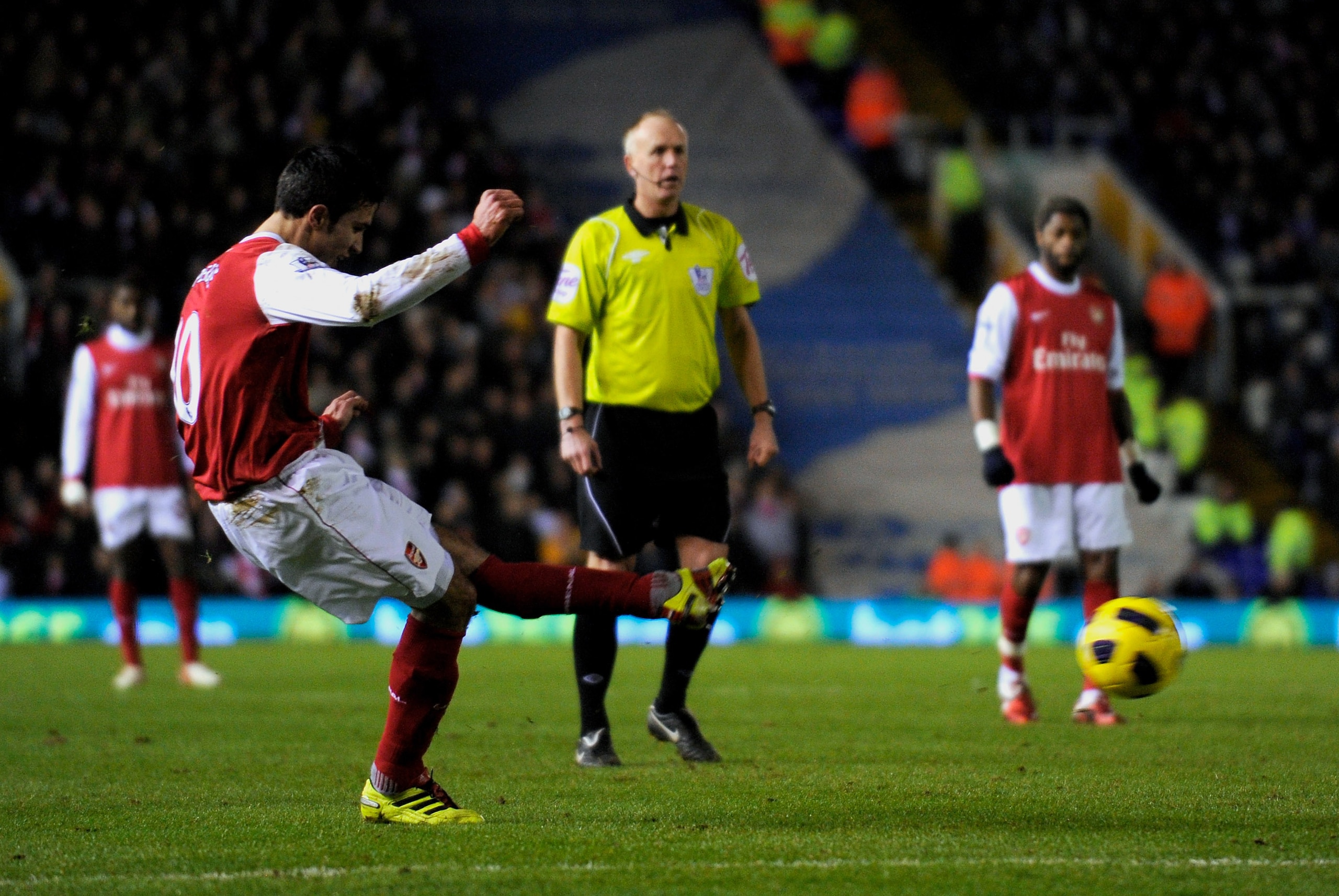 BIRMINGHAM, ENGLAND - JANUARY 01:  Robin Van Persie of Arsenal scores the opening goal of the match during the Barclays Premier Leaue match between Birmingham City and Arsenal at St. Andrews on January 1, 2011 in Birmingham, England.  (Photo by Michael Re