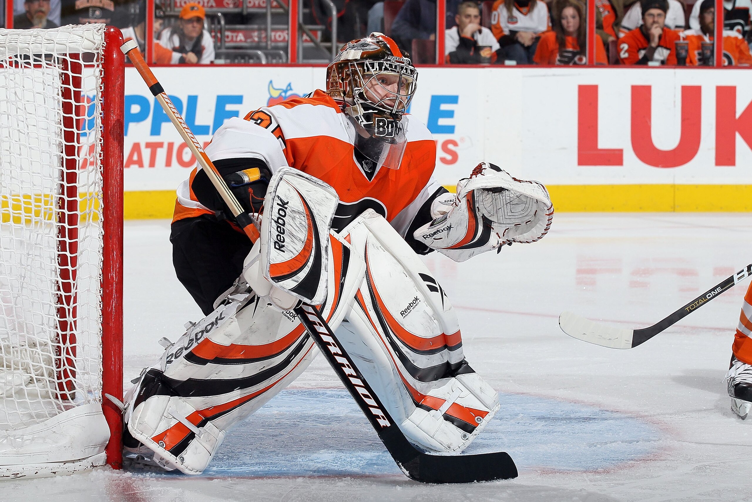 PHILADELPHIA, PA - JANUARY 20:  Sergei Bobrovsky #35 of the Philadelphia Flyers skates against the Ottawa Senators on January 20, 2011 at Wells Fargo Center in Philadelphia, Pennsylvania.  (Photo by Jim McIsaac/Getty Images)