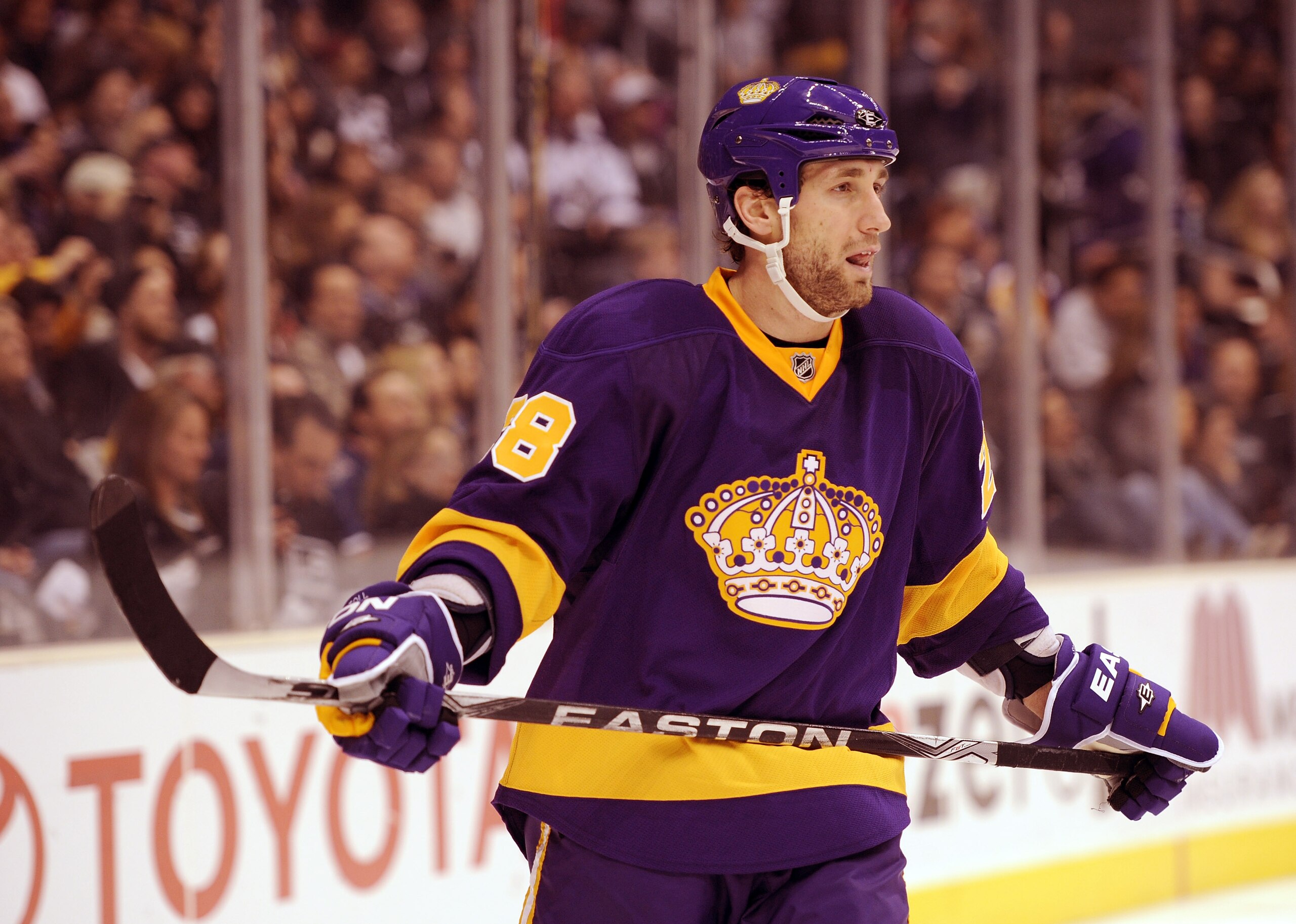 LOS ANGELES, CA - JANUARY 15: Jarret Stoll #28 of the Los Angeles Kings takes a breather during the game against the Edmonton Oilers at the Staples Center on January 15, 2011 in Los Angeles, California. (Photo by Harry How/Getty Images) LOS ANGELES, CA - JANUARY 15: Jarret Stoll #28 of the Los Angeles Kings takes a breather during the game against the Edmonton Oilers at the Staples Center on January 15, 2011 in Los Angeles, California. (Photo by Harry How/Getty Images)