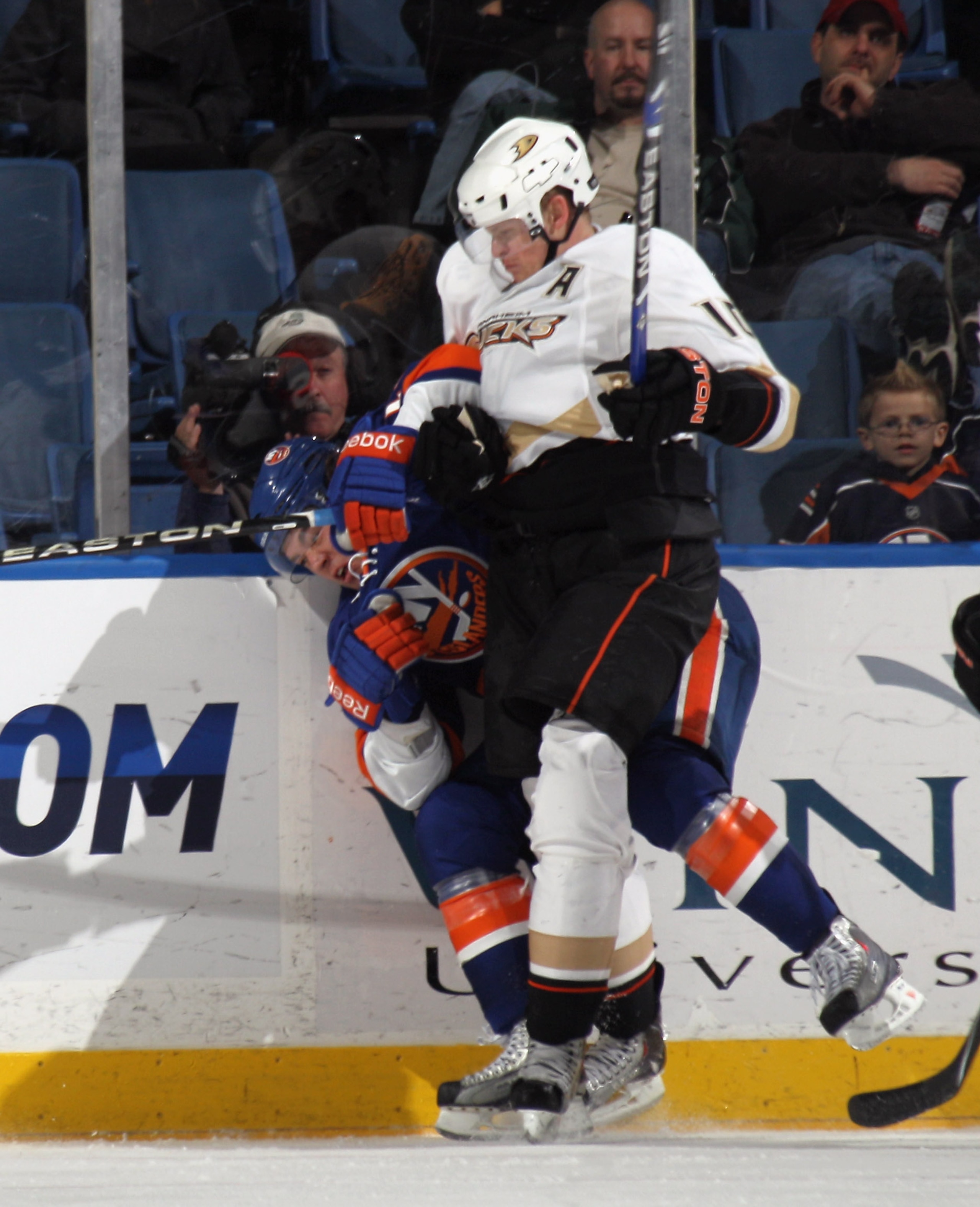 UNIONDALE, NY - DECEMBER 16: Corey Perry #10 of the Anaheim Ducks skates against the New York Islanders at the Nassau Coliseum on December 16, 2010 in Uniondale, New York.  (Photo by Bruce Bennett/Getty Images)