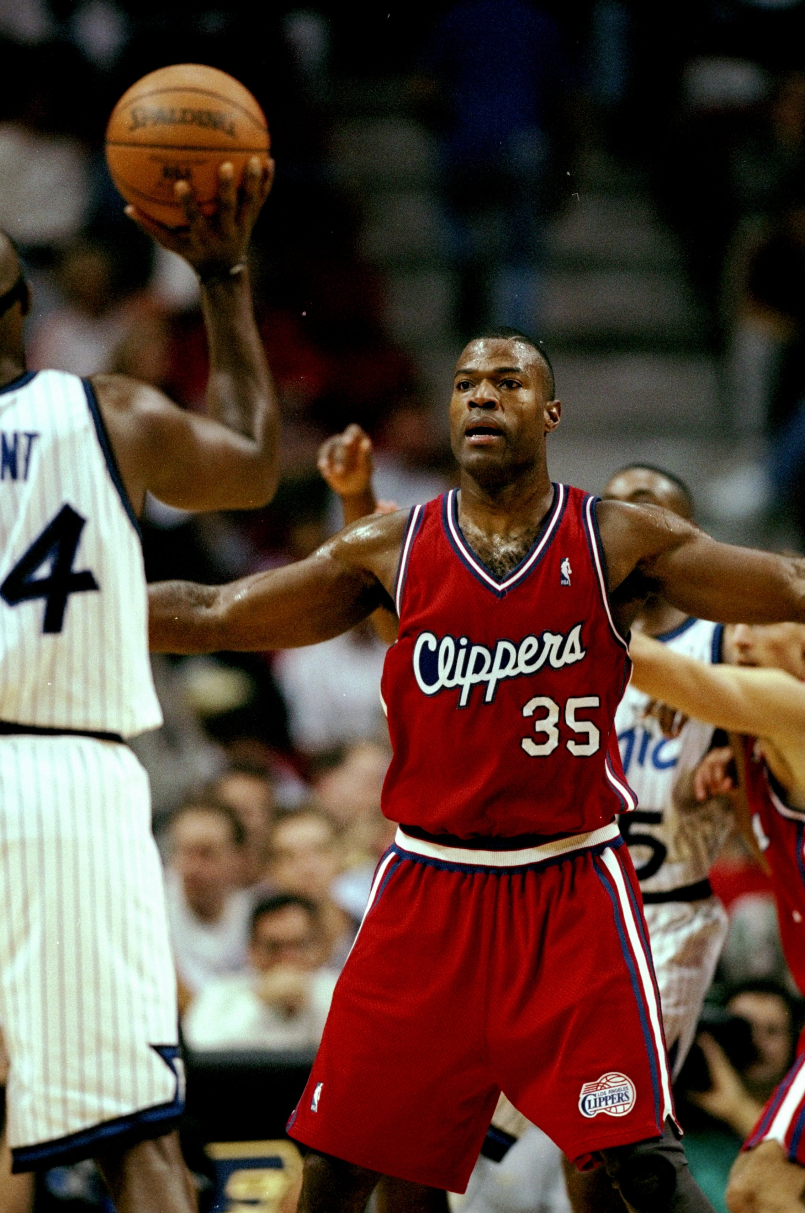 18 Nov 1997:  Loy Vaught of the Los Angeles Clippers defends in a match between the Los Angeles Clippers v Orlando Magic played at the Orlando Arena, Orlando, Florida, USA. \ Mandatory Credit: Andy Lyons /Allsport