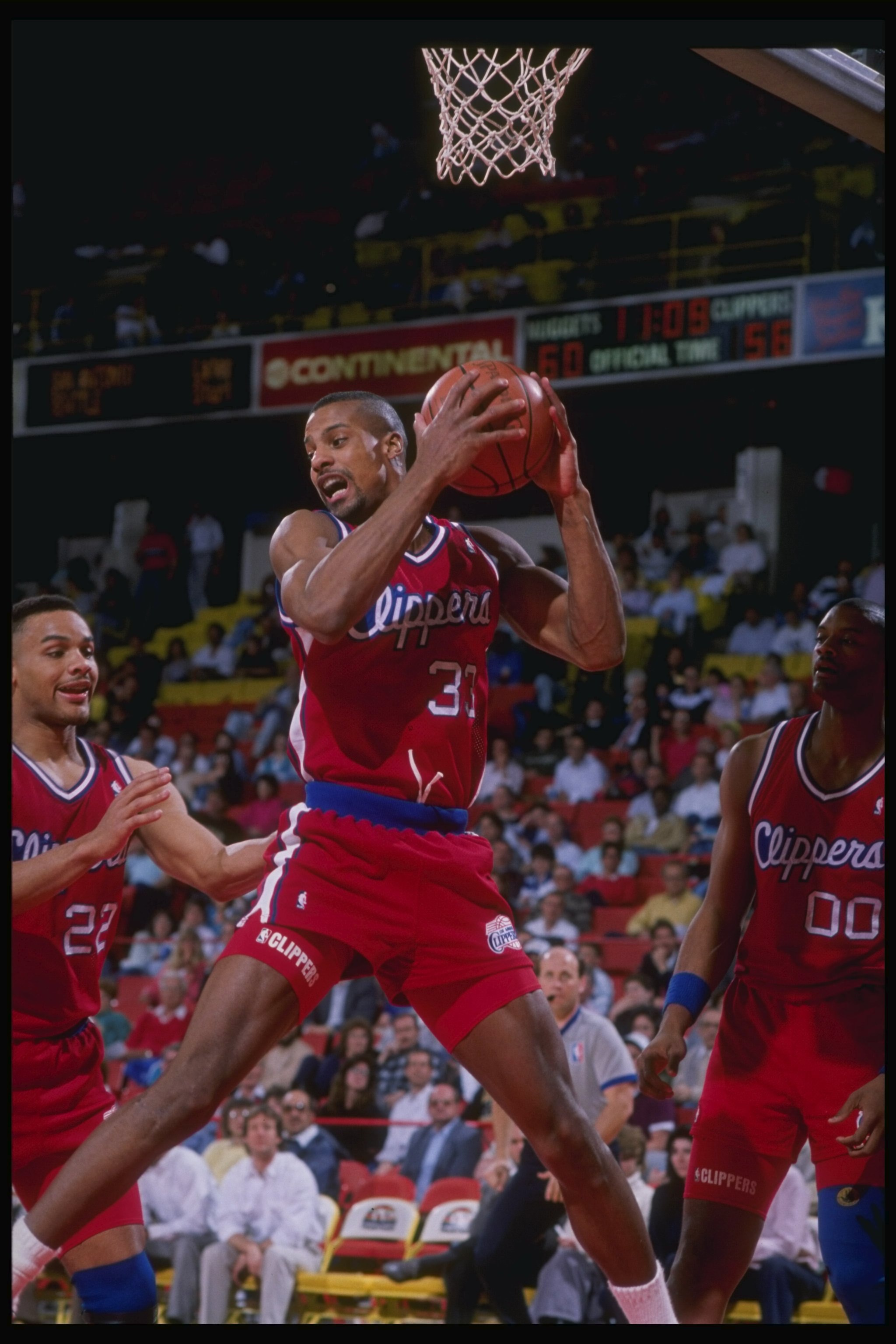 1989-1990:  Forward Ken Norman of the Los Angeles Clippers in action with the ball. Mandatory Credit: Tim de Frisco  /Allsport
