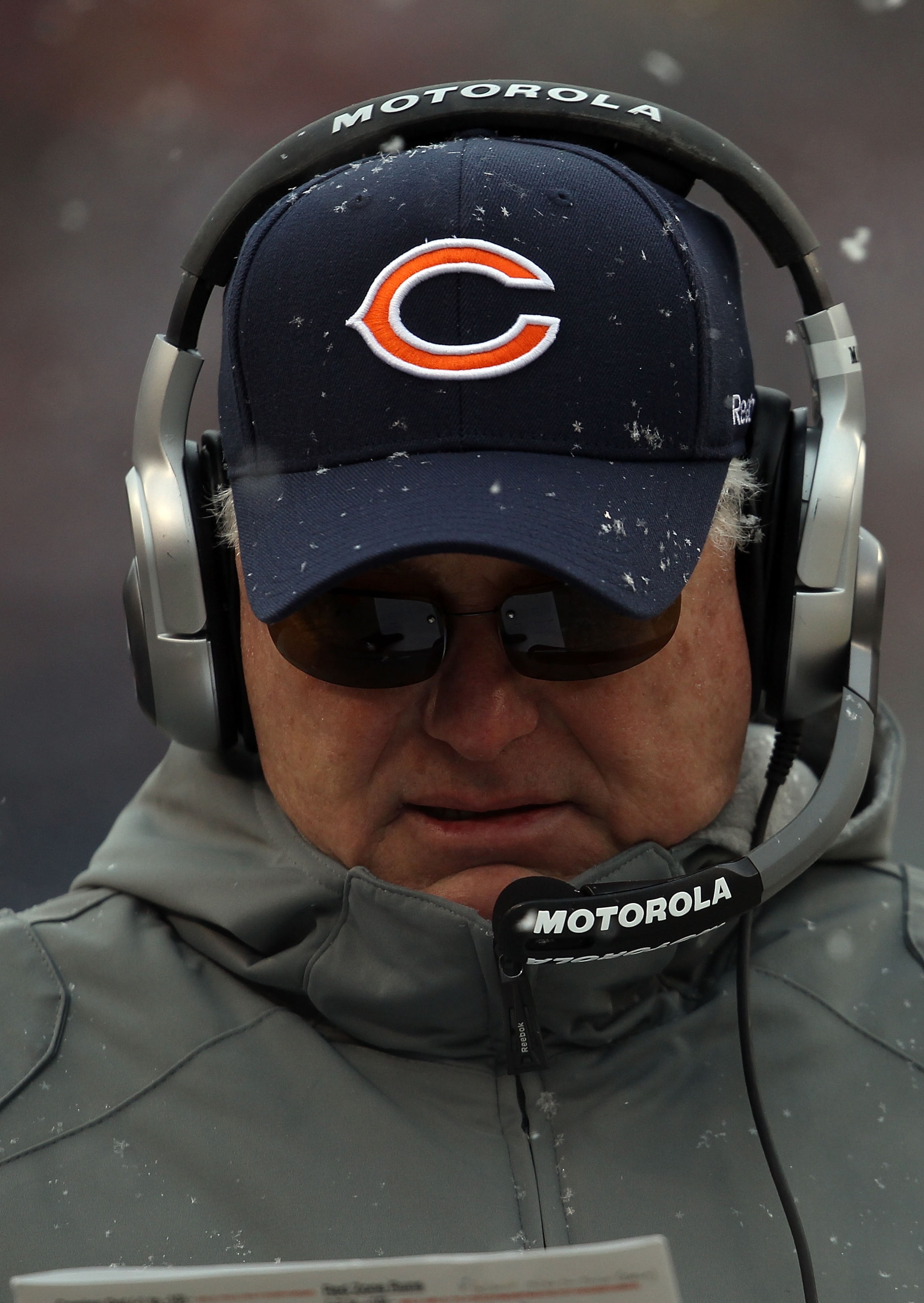 CHICAGO, IL - JANUARY 16:  Offensive coordinator Mike Martz of the Chicago Bears reacts in the second half against the Seattle Seahawks in the 2011 NFC divisional playoff game at Soldier Field on January 16, 2011 in Chicago, Illinois.  (Photo by Jonathan