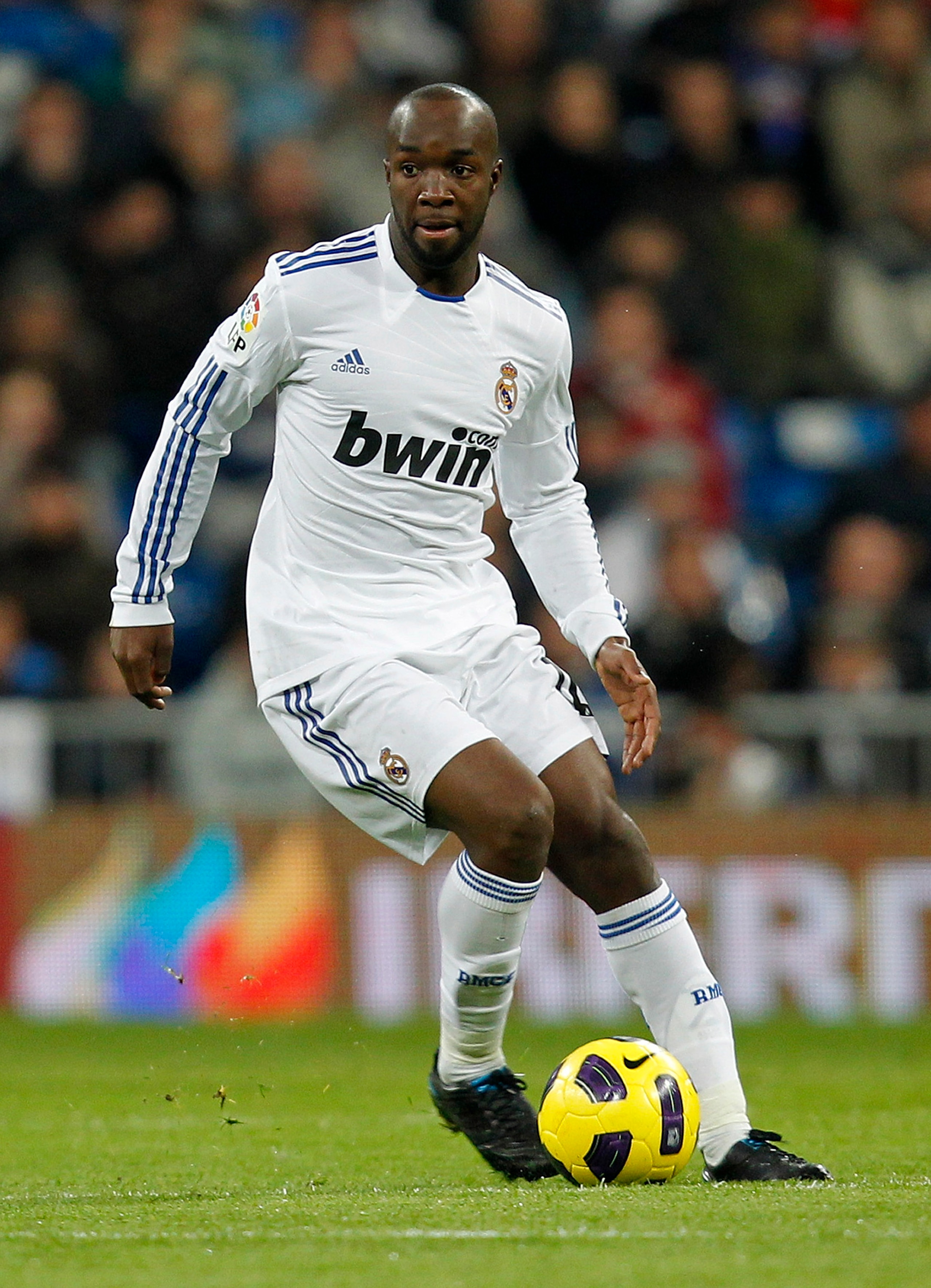 MADRID, SPAIN - DECEMBER 19:  Lass Diarra of Real Madrid in action during the La Liga match between Real Madrid and Sevilla at Estadio Santiago Bernabeu on December 19, 2010 in Madrid, Spain. Real Madrid won the match 1-0.  (Photo by Angel Martinez/Getty