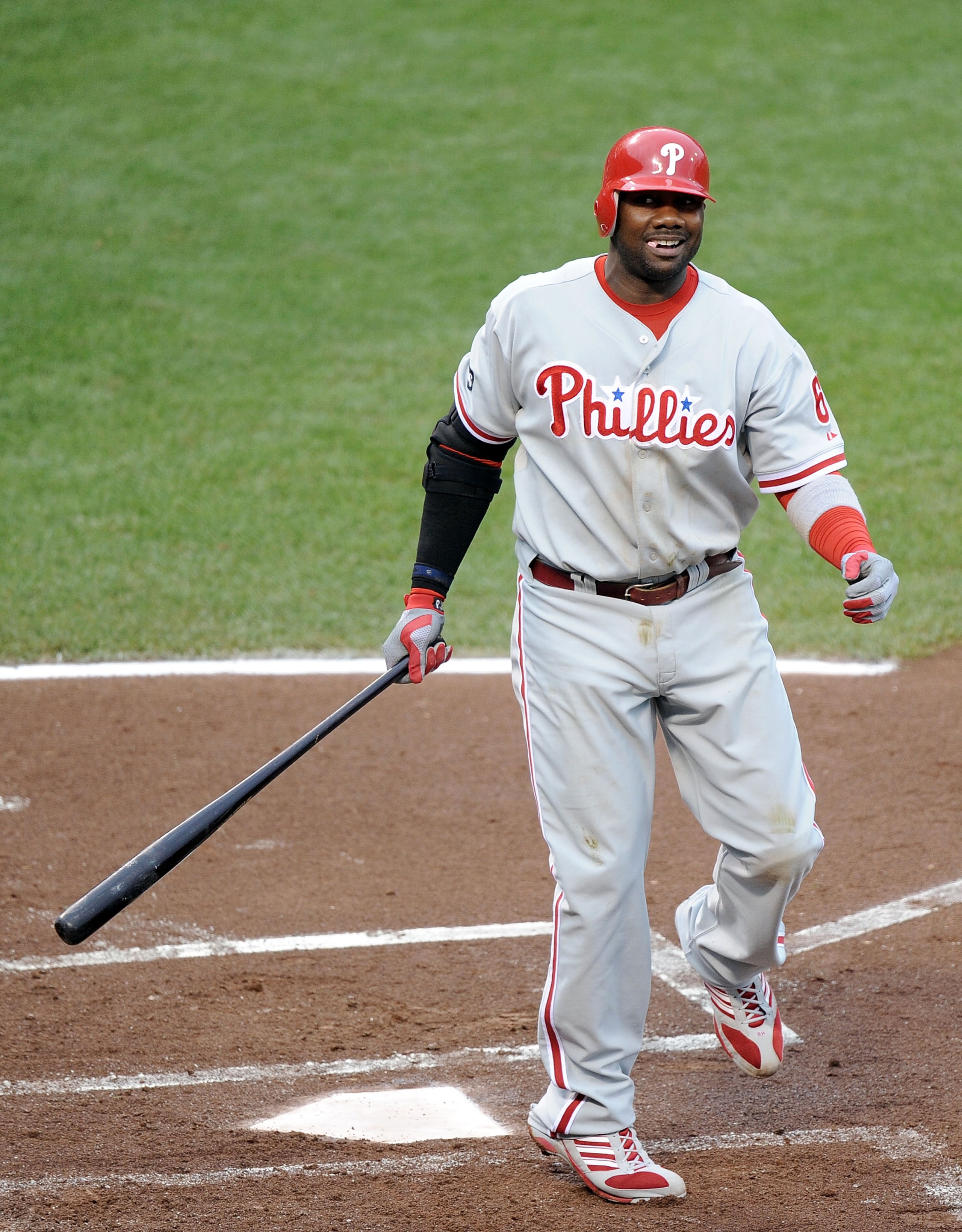 SAN FRANCISCO - OCTOBER 21:  Ryan Howard #6 of the Philadelphia Phillies reacts after striking out in the second inning against the San Francisco Giants in Game Five of the NLCS during the 2010 MLB Playoffs at AT&T Park on October 21, 2010 in San Francisc
