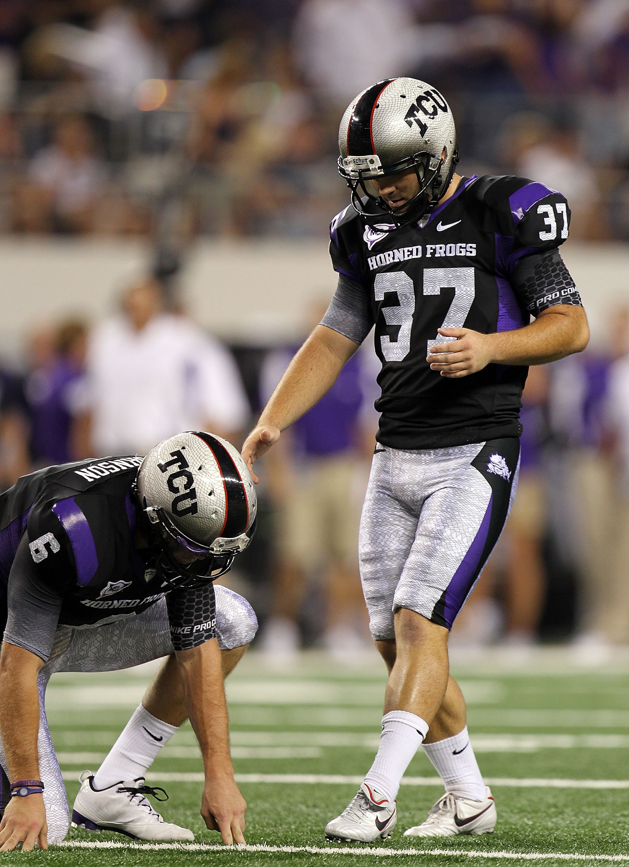 ARLINGTON, TX - SEPTEMBER 04: Kicker Ross Evans #37 of the TCU Horned Frogs at Cowboys Stadium on September 4, 2010 in Arlington, Texas. (Photo by Ronald Martinez/Getty Images) ARLINGTON, TX - SEPTEMBER 04: Kicker Ross Evans #37 of the TCU Horned Frogs at Cowboys Stadium on September 4, 2010 in Arlington, Texas. (Photo by Ronald Martinez/Getty Images)