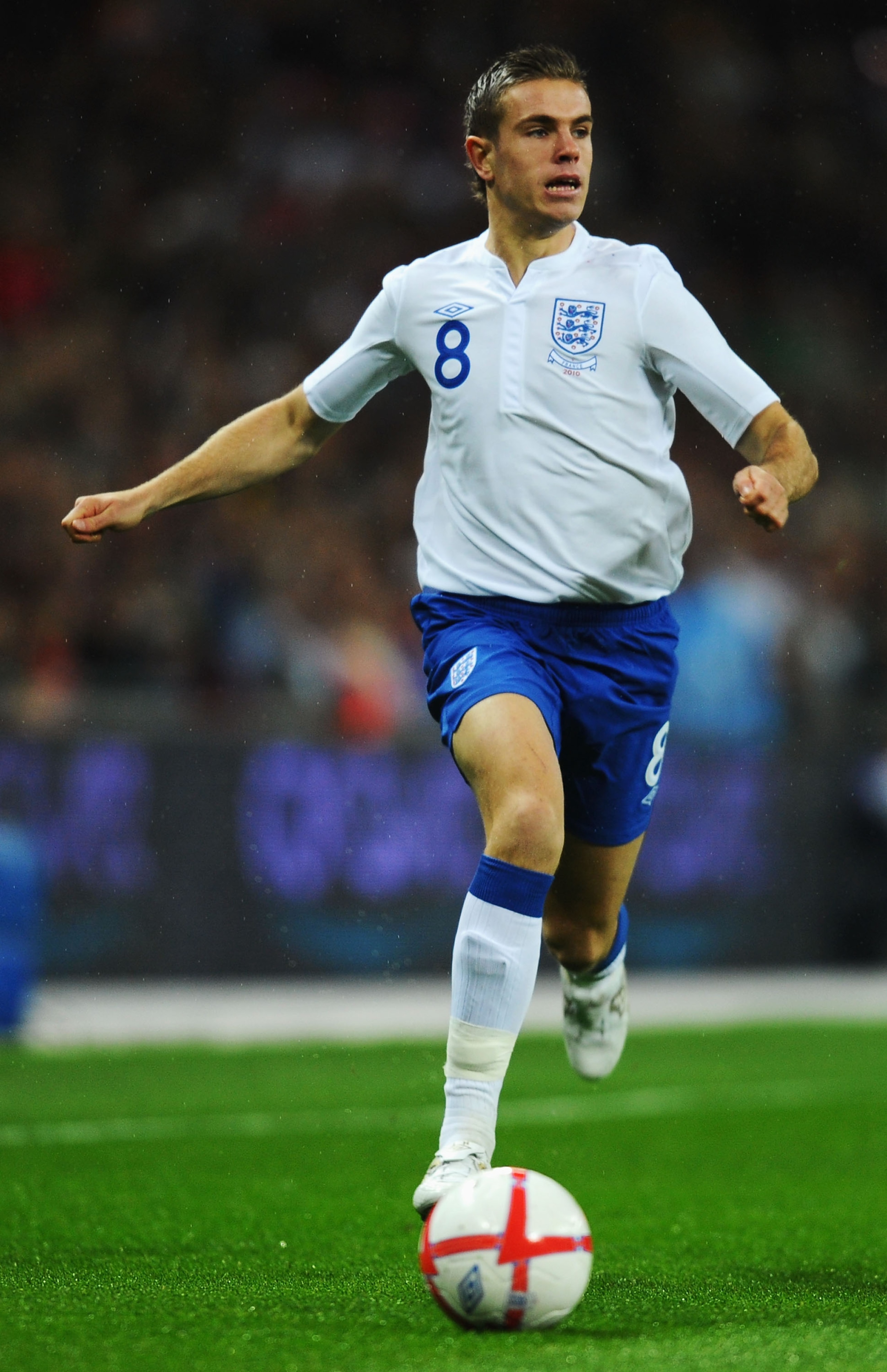 LONDON, ENGLAND - NOVEMBER 17:  Jordan Henderson of England runs with the ball during the international friendly match between England and France at Wembley Stadium on November 17, 2010 in London, England.  (Photo by Mike Hewitt/Getty Images)
