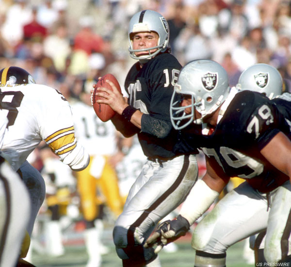 Raiders quarterback Jim Plunkett warms up prior to game of Los