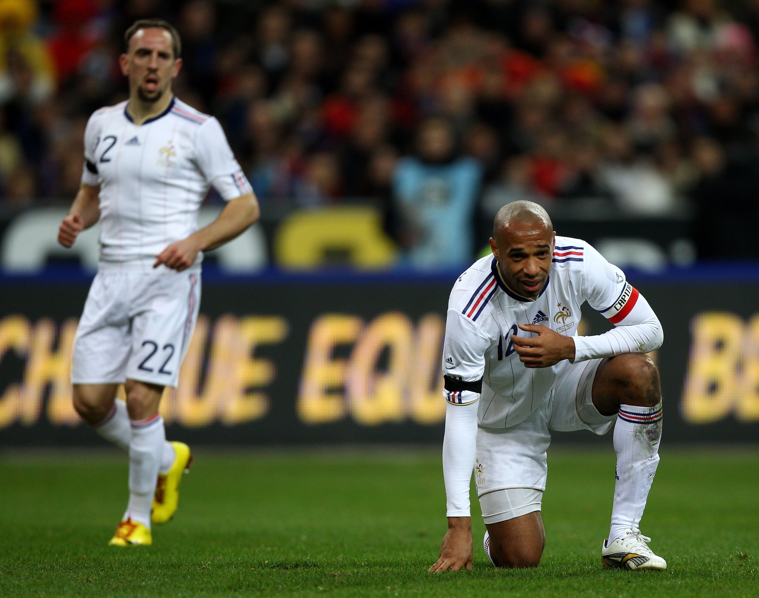 PARIS - FRANCE- MARCH 03: Thierry Henry (R) and Franck Ribery during the France v Spain International Friendly match at the Stade de France on March 3, 2010 in Paris, France.  (Photo by Michael Steele/Getty Images)