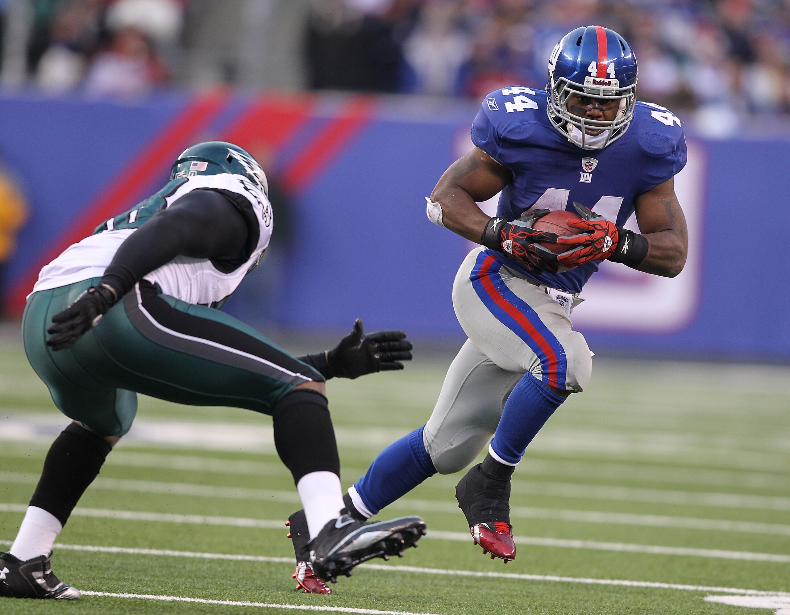 EAST RUTHERFORD, NJ - DECEMBER 19: Ahmad Bradshaw #44 of the New York Giants runs against the Philadelphia Eagles during their game on December 19, 2010 at The New Meadowlands Stadium in East Rutherford, New Jersey. (Photo by Al Bello/Getty Images) EAST RUTHERFORD, NJ - DECEMBER 19: Ahmad Bradshaw #44 of the New York Giants runs against the Philadelphia Eagles during their game on December 19, 2010 at The New Meadowlands Stadium in East Rutherford, New Jersey. (Photo by Al Bello/Getty Images)