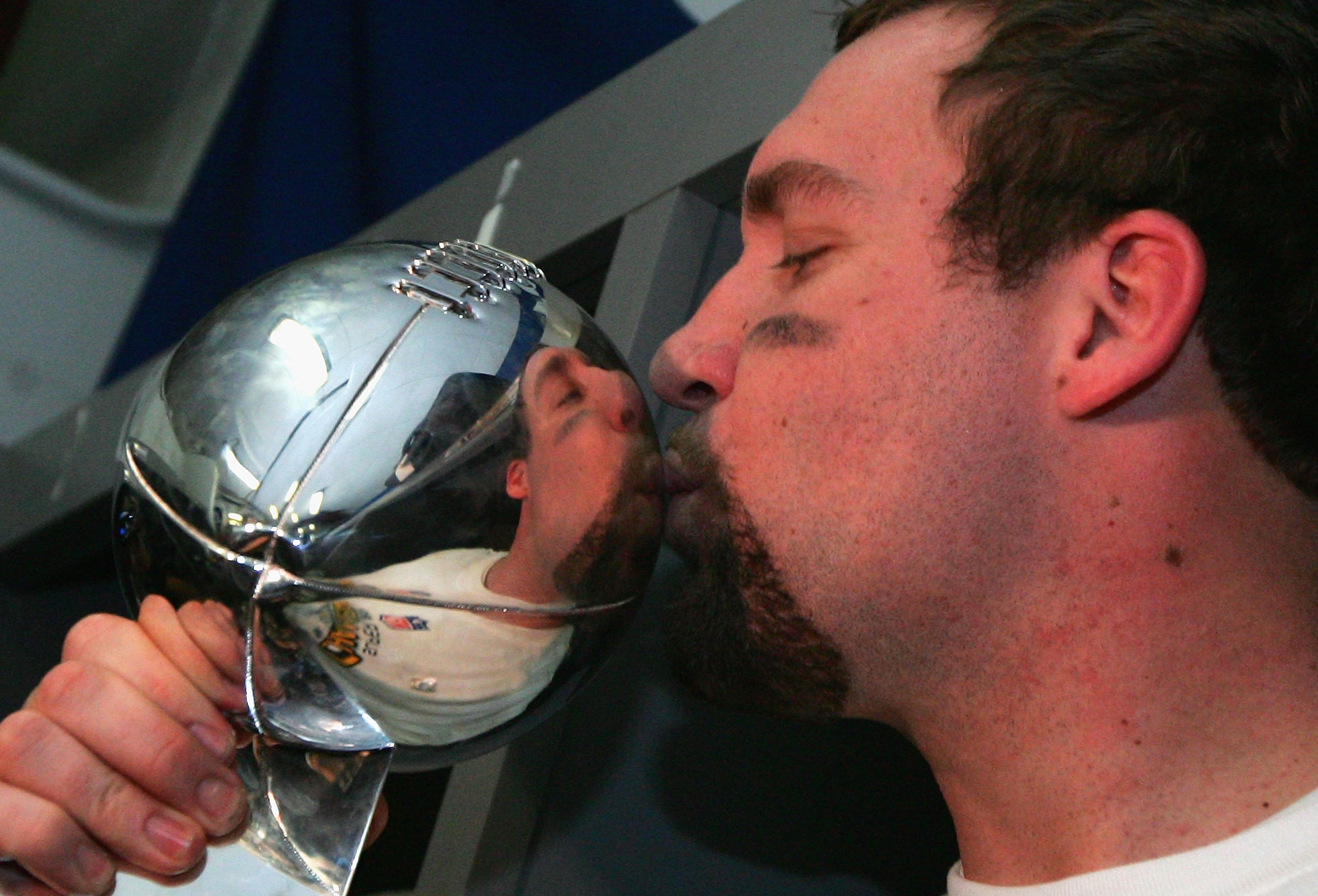 TAMPA, FL - FEBRUARY 01: Quarterback Ben Roethlisberger #7 of the Pittsburgh Steelers celebrates with the Vince Lombardi trophy in the locker room after defeating the Arizona Cardinals during Super Bowl XLIII on February 1, 2009 at Raymond James Stadium TAMPA, FL - FEBRUARY 01: Quarterback Ben Roethlisberger #7 of the Pittsburgh Steelers celebrates with the Vince Lombardi trophy in the locker room after defeating the Arizona Cardinals during Super Bowl XLIII on February 1, 2009 at Raymond James Stadium
