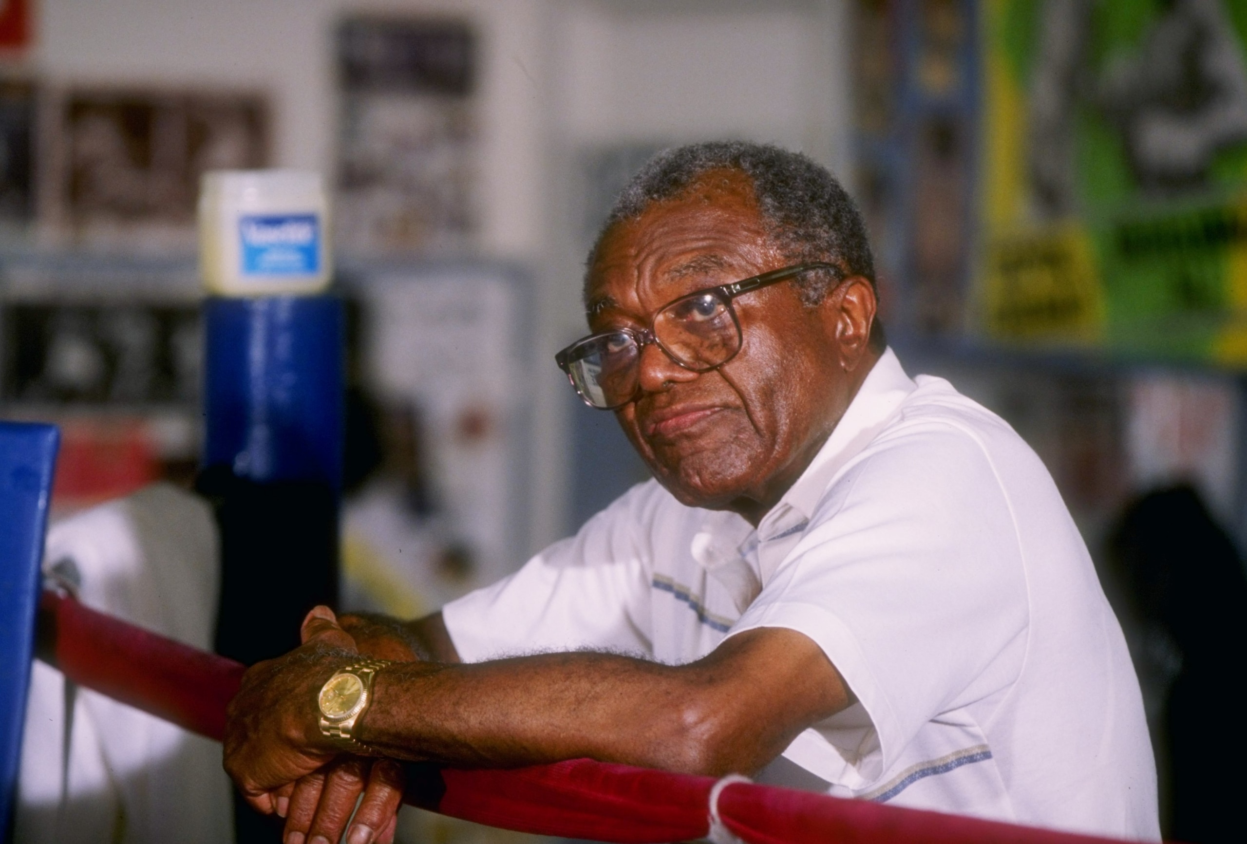 22 Feb 1995: Eddie Futch looks on at Riddick Bowe''s training camp in Palm Springs, California. Mandatory Credit: Al Bello /Allsport 22 Feb 1995: Eddie Futch looks on at Riddick Bowe''s training camp in Palm Springs, California. Mandatory Credit: Al Bello /Allsport