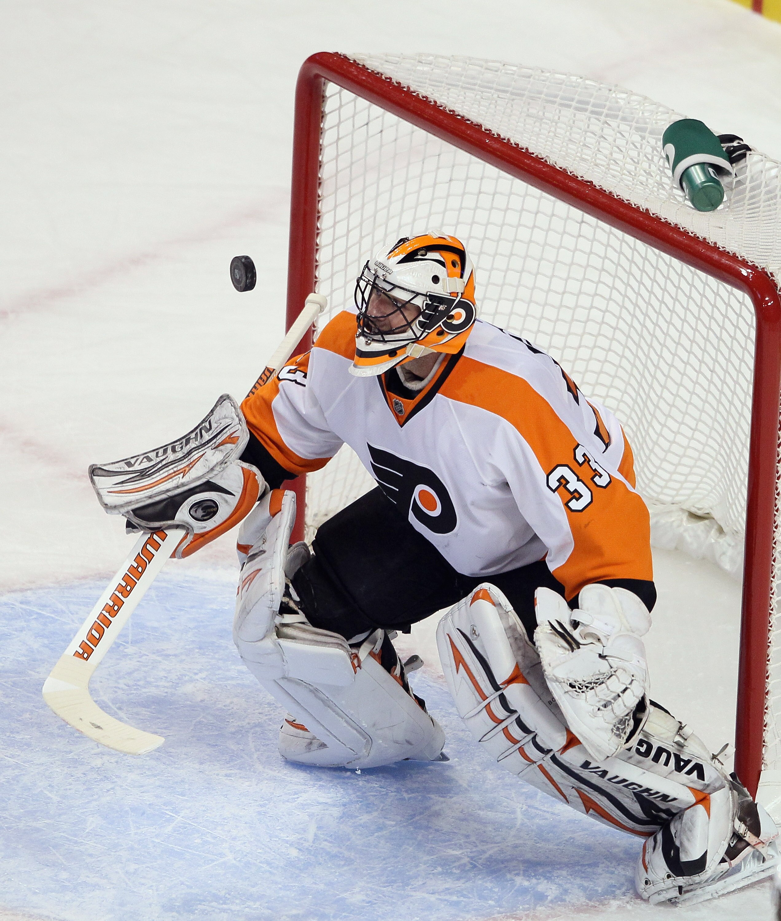BOSTON, MA - JANUARY 13:  Brian Boucher #33 of the Philadelphia Flyers stops a shot in the first period by the Boston Bruins on January 11, 2011 at the TD Garden in Boston, Massachusetts.  (Photo by Elsa/Getty Images)