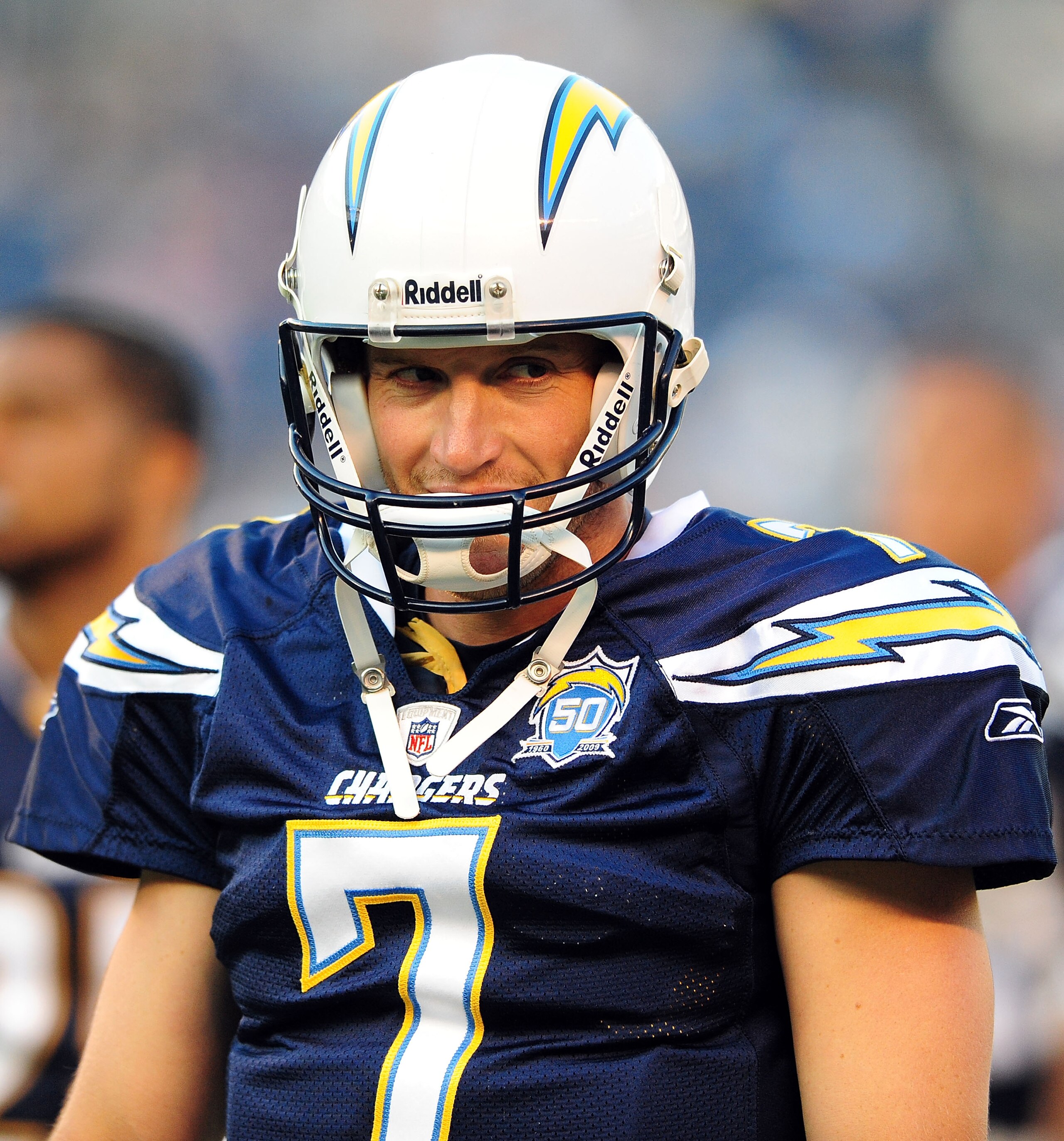SAN DIEGO - AUGUST 15:  Billy Volek of the San Diego Chargers warms up while playing the Seattle Seahawks during the preseason game on August 15, 2009 at Qualcomm Stadium in San Diego, California.  (Photo by Jacob de Golish/Getty Images)