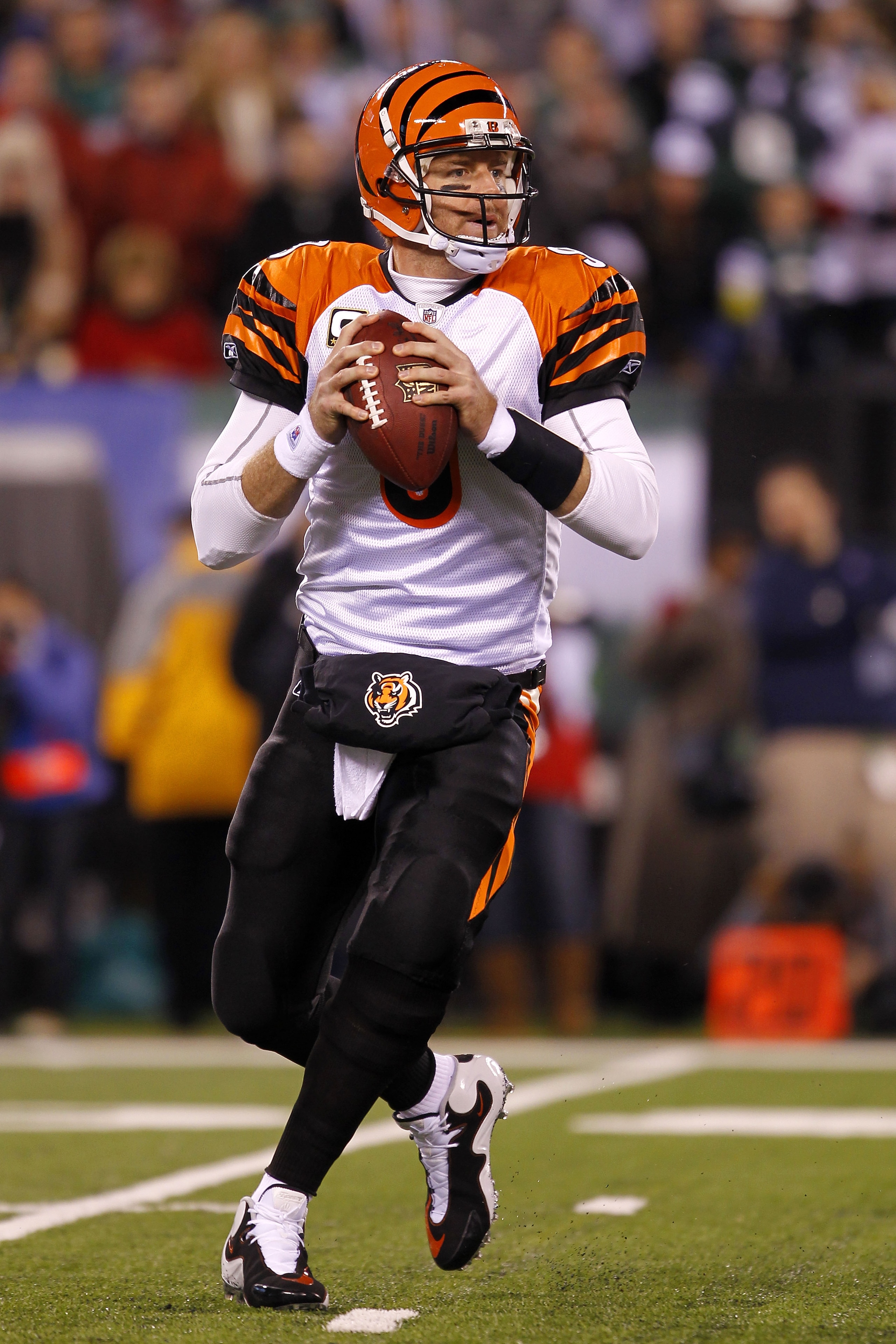 EAST RUTHERFORD, NJ - NOVEMBER 25: Quarterback Carson Palmer #9 of the Cincinnati Bengals looks to throw a pass against the New York Jets at New Meadowlands Stadium on November 25, 2010 in East Rutherford, New Jersey. (Photo by Chris Trotman/Getty Image EAST RUTHERFORD, NJ - NOVEMBER 25: Quarterback Carson Palmer #9 of the Cincinnati Bengals looks to throw a pass against the New York Jets at New Meadowlands Stadium on November 25, 2010 in East Rutherford, New Jersey. (Photo by Chris Trotman/Getty Image