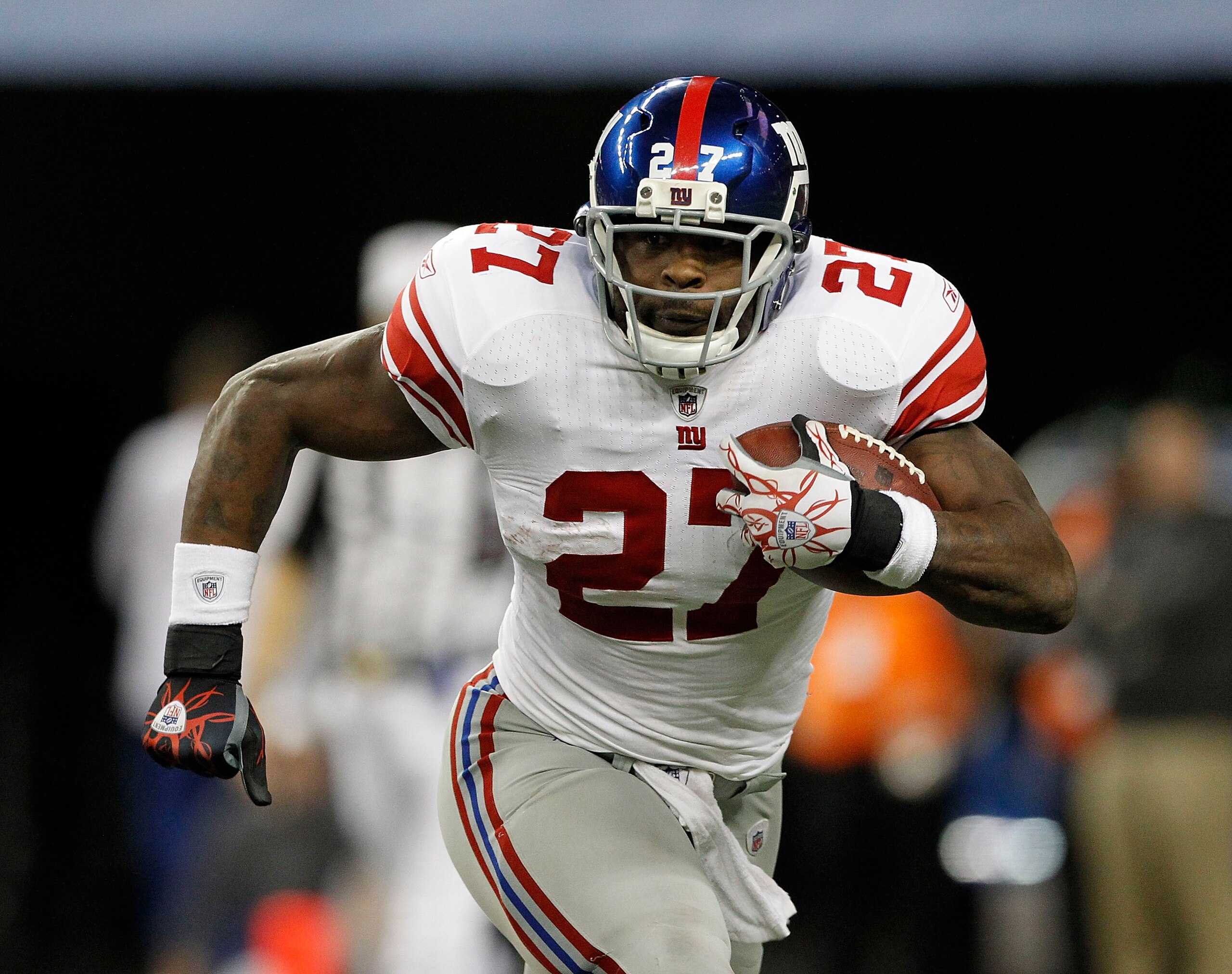 DETROIT - DECEMBER 13: Brandon Jacobs #27 of the New York Giants runs for a first down during the second quarter of the game against the Minnesota Vikings at Ford Field on December 13, 2010 in Detroit, Michigan. (Photo by Leon Halip/Getty Images)