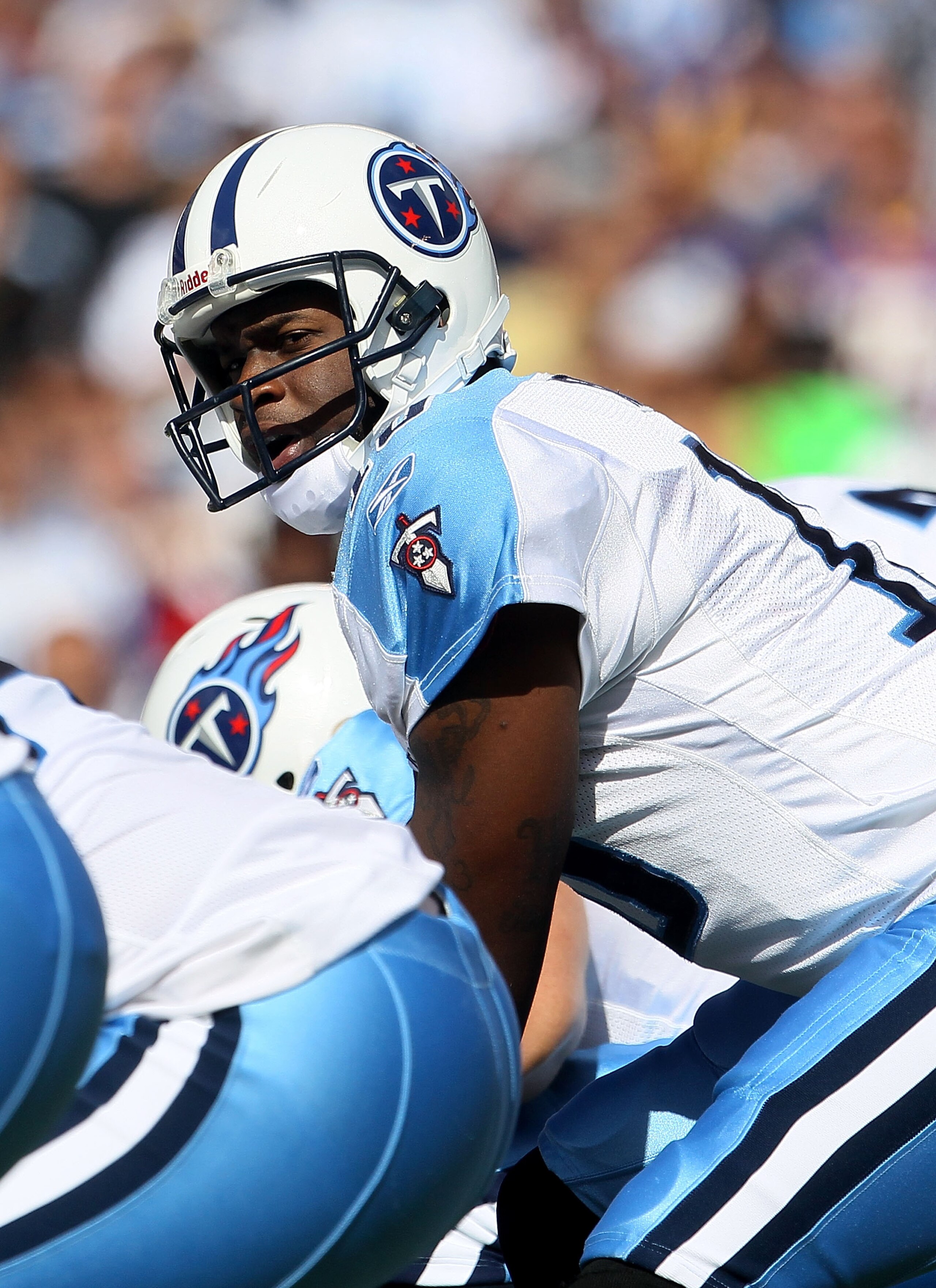 SAN DIEGO - OCTOBER 31:  Quarterback Vince Young #10 of the Tennessee Titans plays against the San Diego Chargers in the game at Qualcomm Stadium on October 31, 2010 in San Diego, California. The Chargers defeated the Titans 33-25.  (Photo by Jeff Gross/G