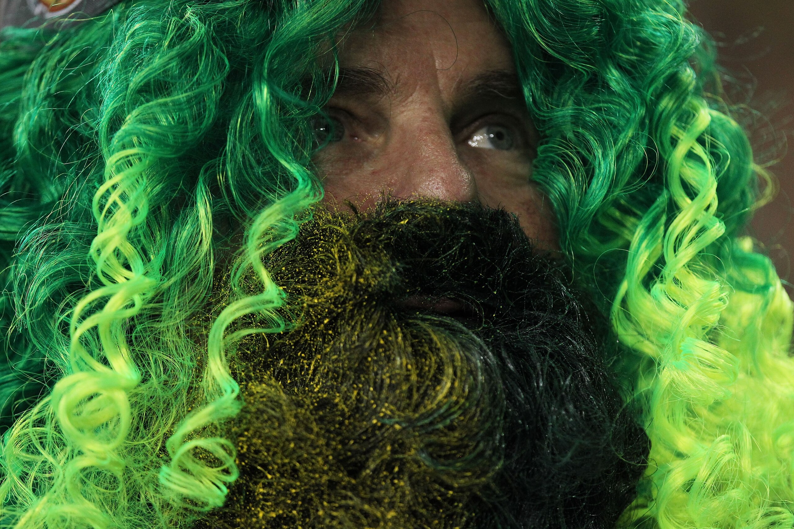 GLENDALE, AZ - JANUARY 10:  An Oregon Ducks fan attends their Tostitos BCS National Championship Game against the Auburn Tigers at University of Phoenix Stadium on January 10, 2011 in Glendale, Arizona.  (Photo by Ronald Martinez/Getty Images)