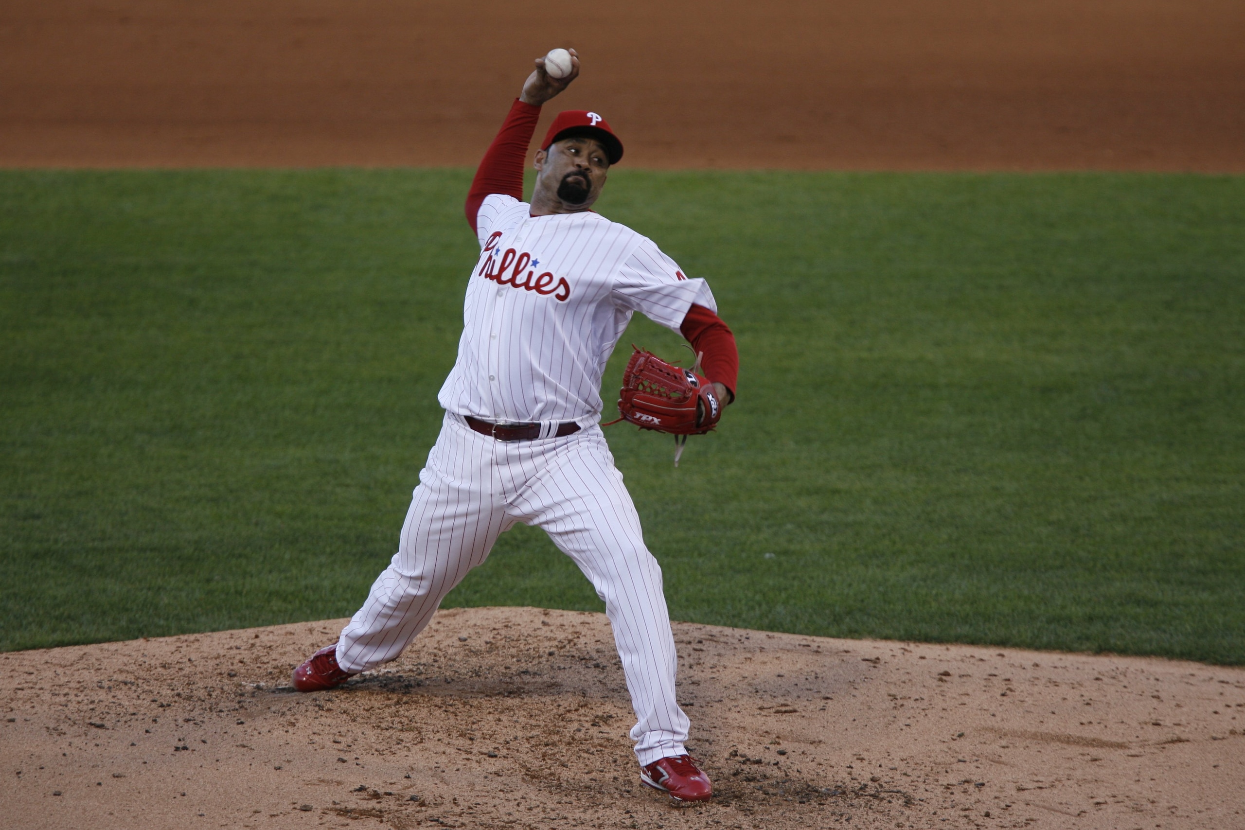 PHILADELPHIA - SEPTEMBER 29:  Jose Mesa of the Philadelphia Phillies pitches against the Washington Nationals on September 29, 2007 at Citizens Bank Park in Philadelphia, Pennsylvania.  (Photo by Hunter Martin/Getty Images)
