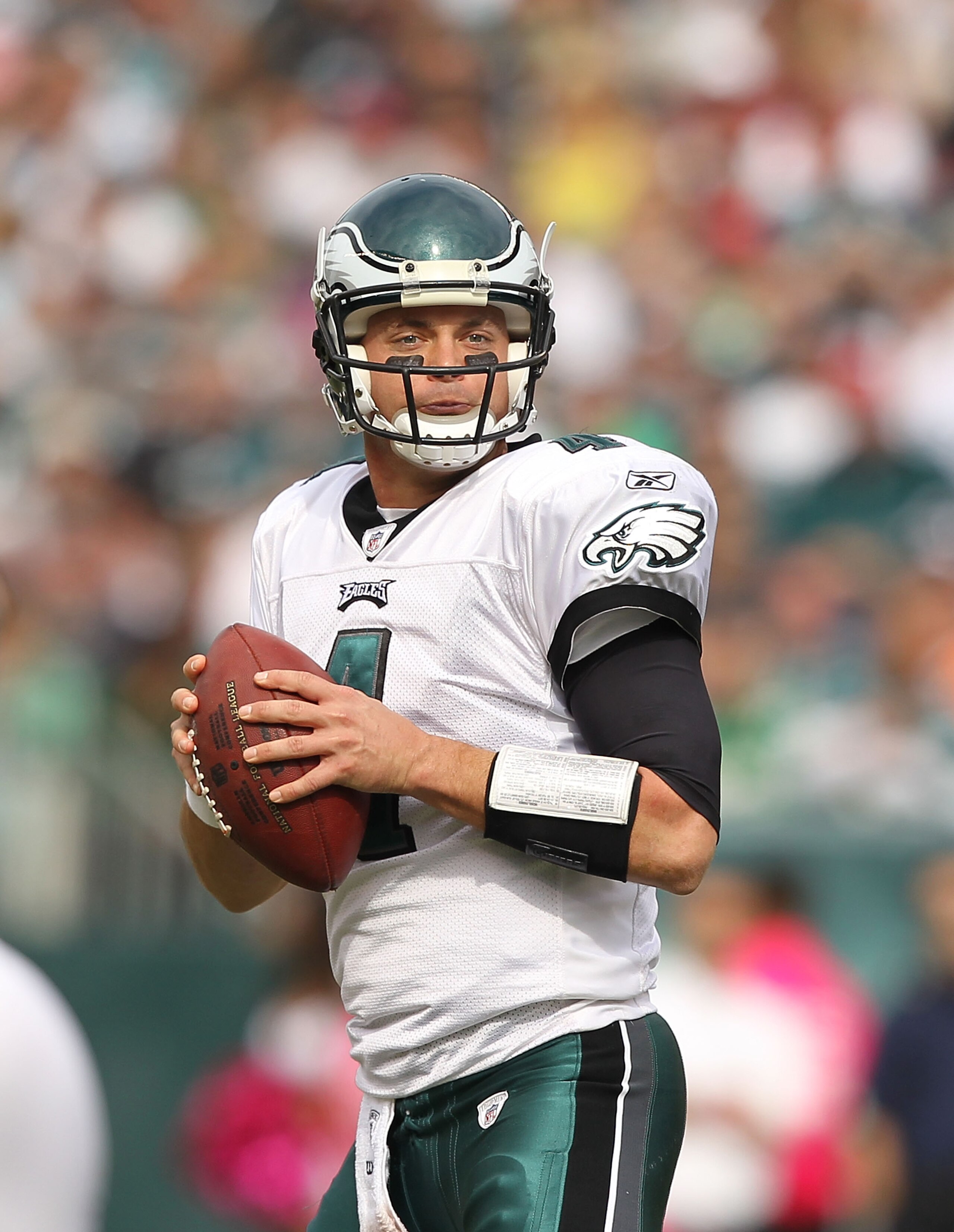 PHILADELPHIA - OCTOBER 17: Kevin Kolb #4 of the Philadelphia Eagles passes against the Atlanta Falcons during their game at Lincoln Financial Field on October 17, 2010 in Philadelphia, Pennsylvania. (Photo by Al Bello/Getty Images) PHILADELPHIA - OCTOBER 17: Kevin Kolb #4 of the Philadelphia Eagles passes against the Atlanta Falcons during their game at Lincoln Financial Field on October 17, 2010 in Philadelphia, Pennsylvania. (Photo by Al Bello/Getty Images)
