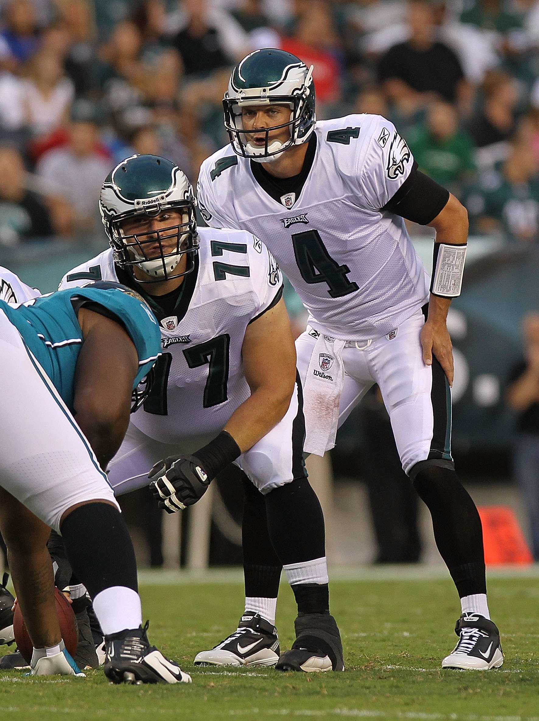 PHILADELPHIA - AUGUST 13:  Kevin Kolb #4 of the Philadelphia Eagles at the line against the Jacksonville Jaguars during their preseason game at Lincoln Financial Field on August 13, 2010 in Philadelphia, Pennsylvania.  (Photo by Nick Laham/Getty Images)