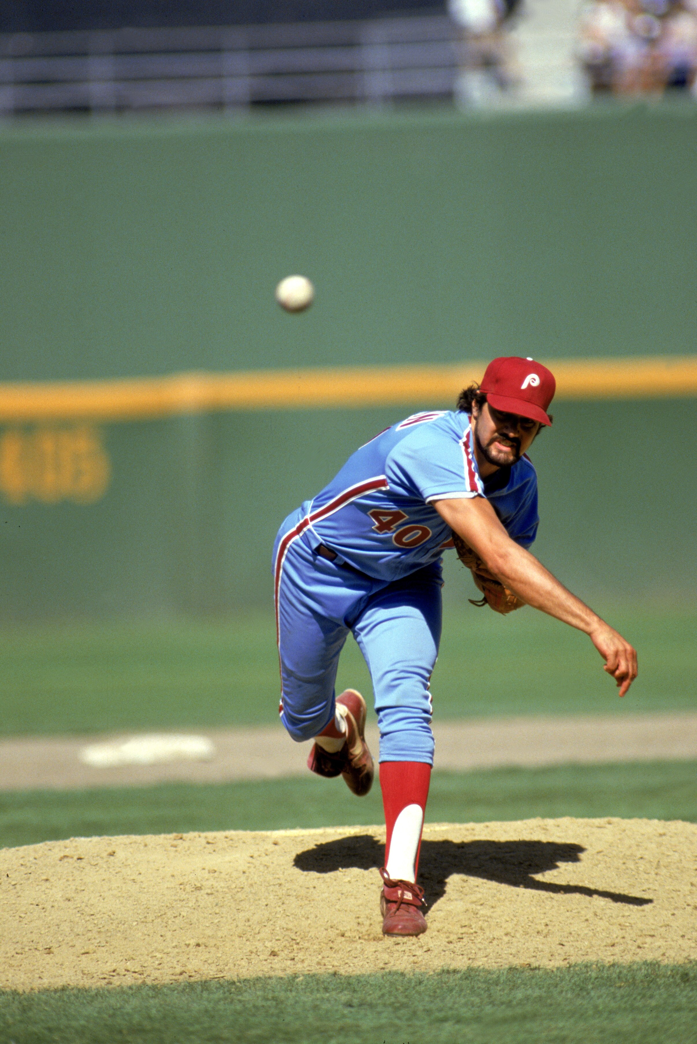 SAN DIEGO - 1986:  Steve Bedrosian #40 of the Philadelphia Phillies delivers the pitch during the 1986 season MLB game against the San Diego Padres at Jack Murphy Stadium in San Diego, California.  (Photo by Stephen Dunn/Getty Images)