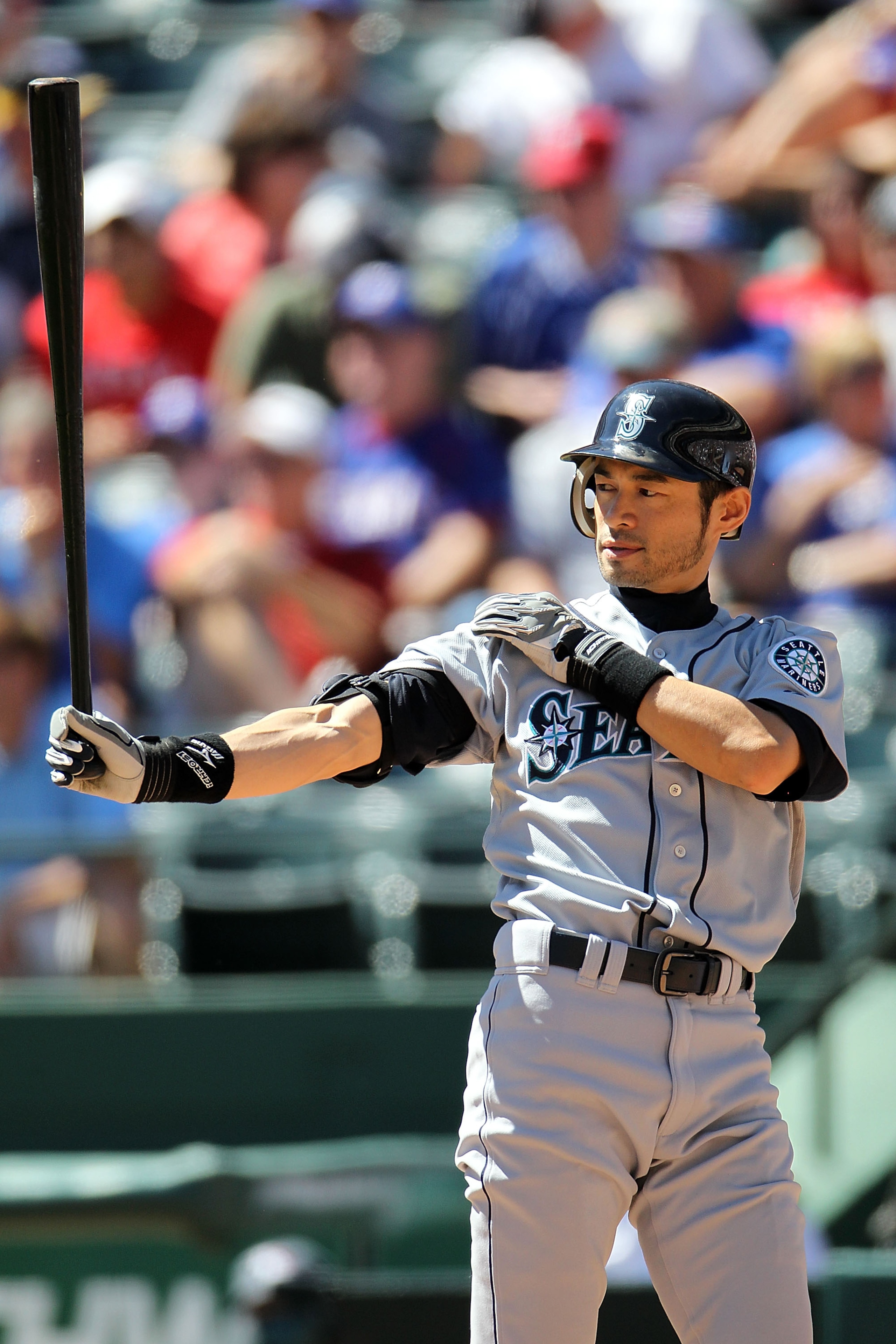 ARLINGTON, TX - SEPTEMBER 29:  Ichiro Suzuki #51 of the Seattle Mariners at bat against the Texas Rangers at Rangers Ballpark in Arlington on September 29, 2010 in Arlington, Texas.  (Photo by Ronald Martinez/Getty Images)
