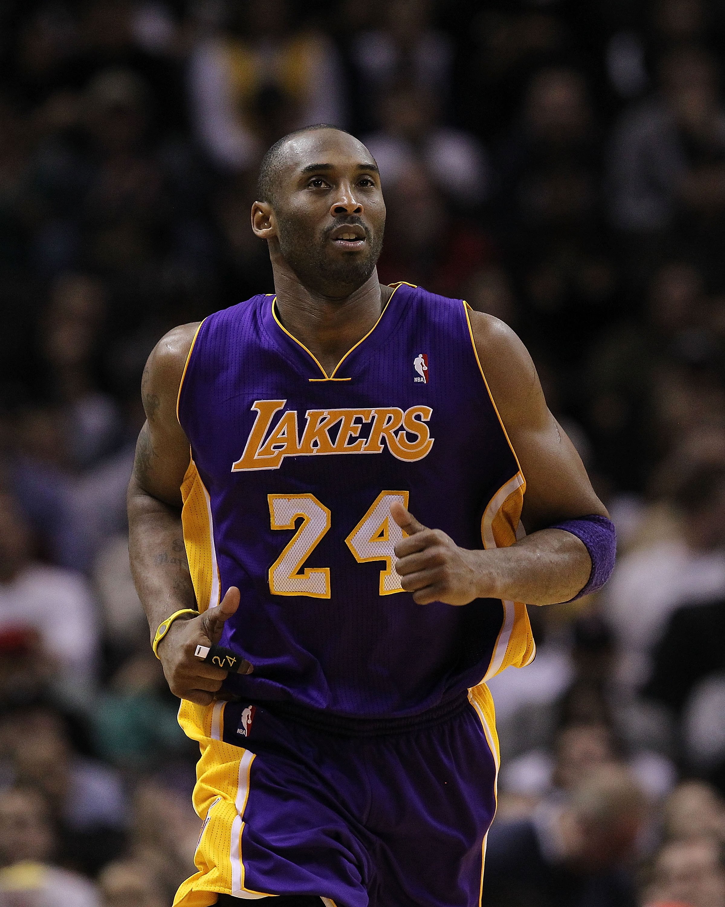 Denver7 News on X: Colorado sports figures are reacting to the loss of NBA  legend Kobe Bryant   / X