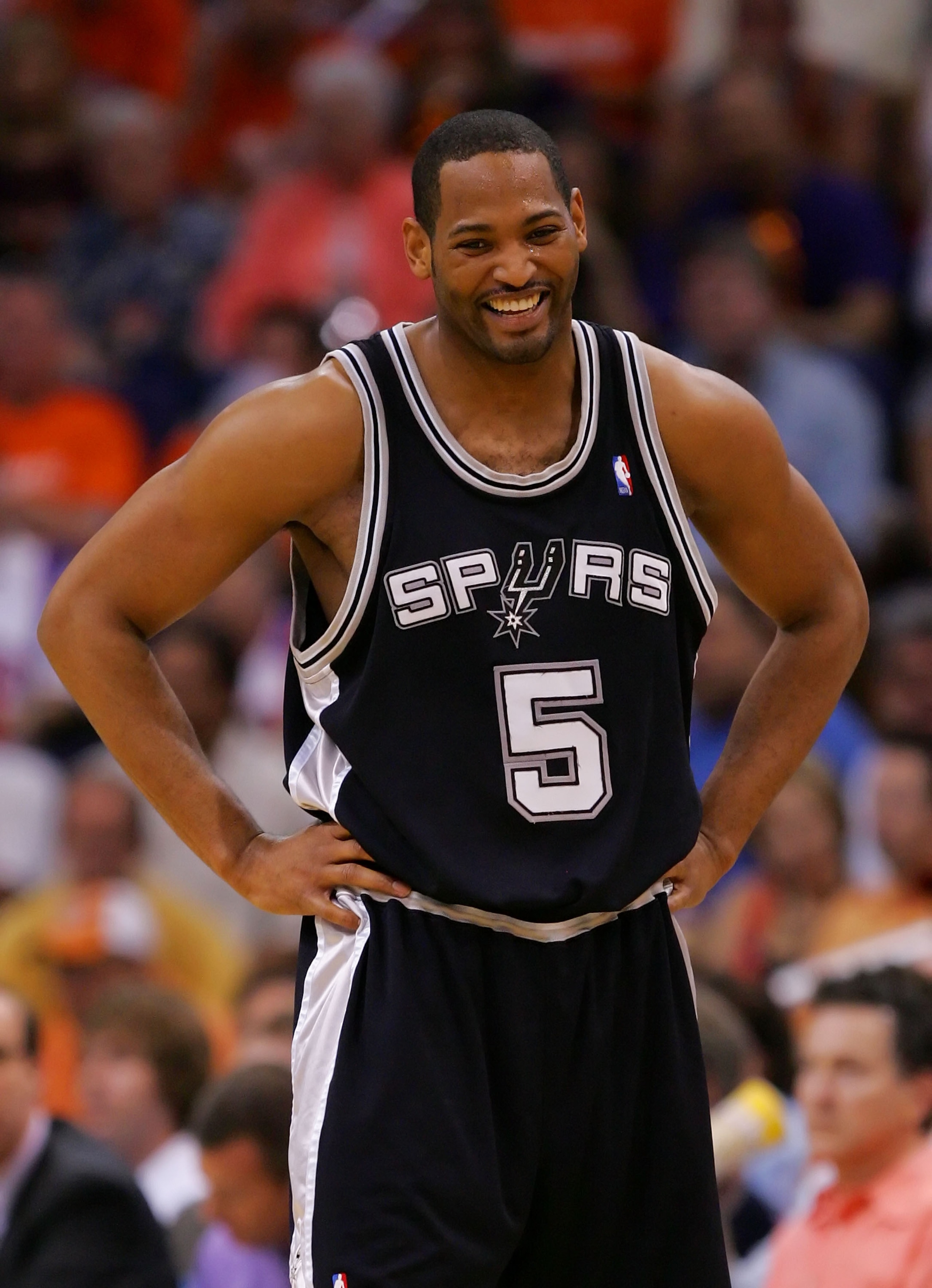 PHOENIX - MAY 06:   Robert Horry #5 of the San Antonio Spurs has a laugh in Game One of the Western Conference Semifinals against the Phoenix Suns during the 2007 NBA Playoffs at US Airways Center on May 6, 2007 in Phoenix, Arizona.  NOTE TO USER: User ex