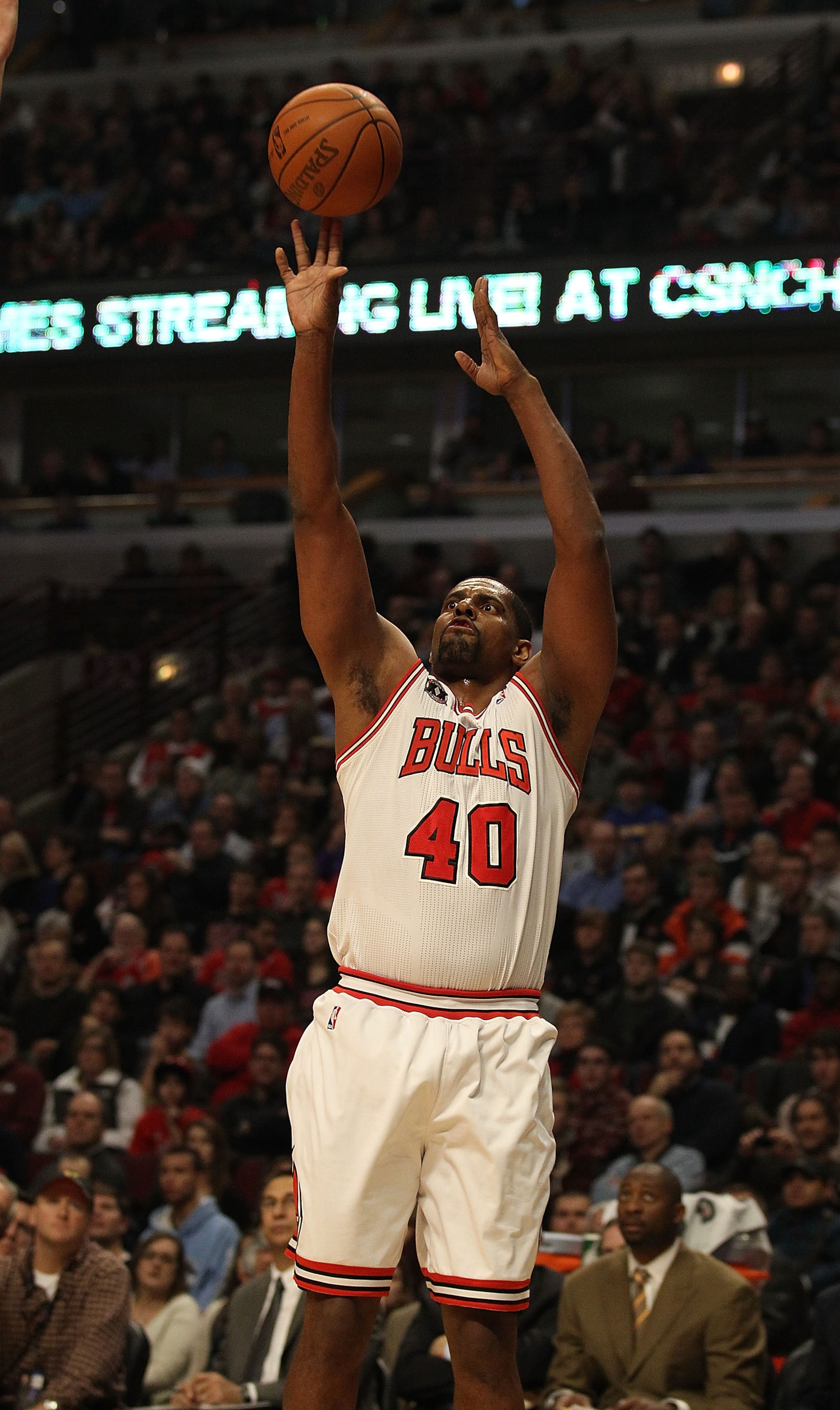 CHICAGO, IL - DECEMBER 28: Kurt Thomas #40 of the Chicago Bulls puts up a shot against the Milwaukee Bucks at the United Center on December 28, 2010 in Chicago, Illinois. The Bulls defeated the Bucks 90-77. NOTE TO USER: User expressly acknowledges and ag