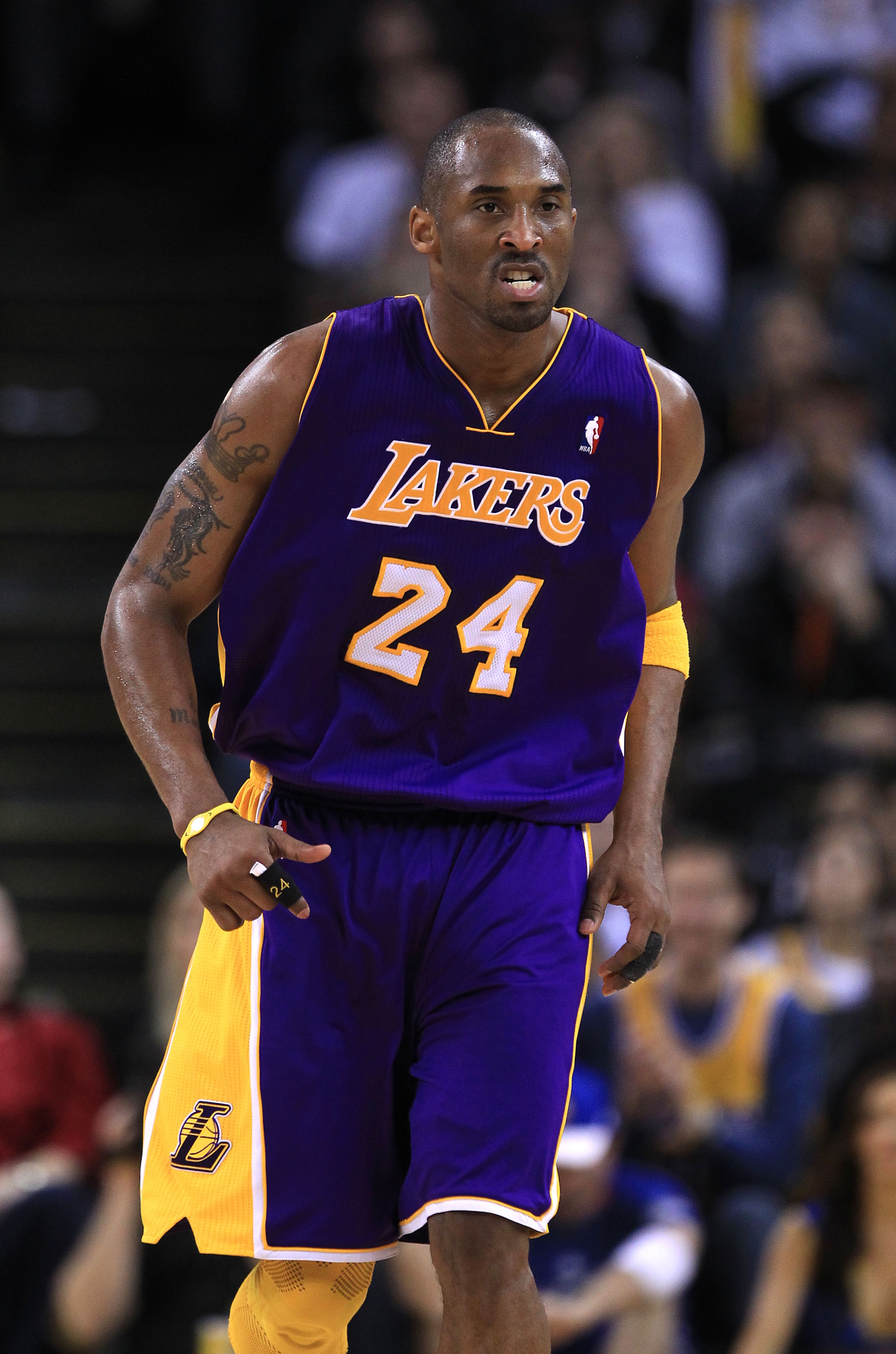 OAKLAND, CA - JANUARY 12: Kobe Bryant #24 of the Los Angeles Lakers runs back on defense during their game against the Golden State Warriors at Oracle Arena on January 12, 2011 in Oakland, California. NOTE TO USER: User expressly acknowledges and agrees t OAKLAND, CA - JANUARY 12: Kobe Bryant #24 of the Los Angeles Lakers runs back on defense during their game against the Golden State Warriors at Oracle Arena on January 12, 2011 in Oakland, California. NOTE TO USER: User expressly acknowledges and agrees t
