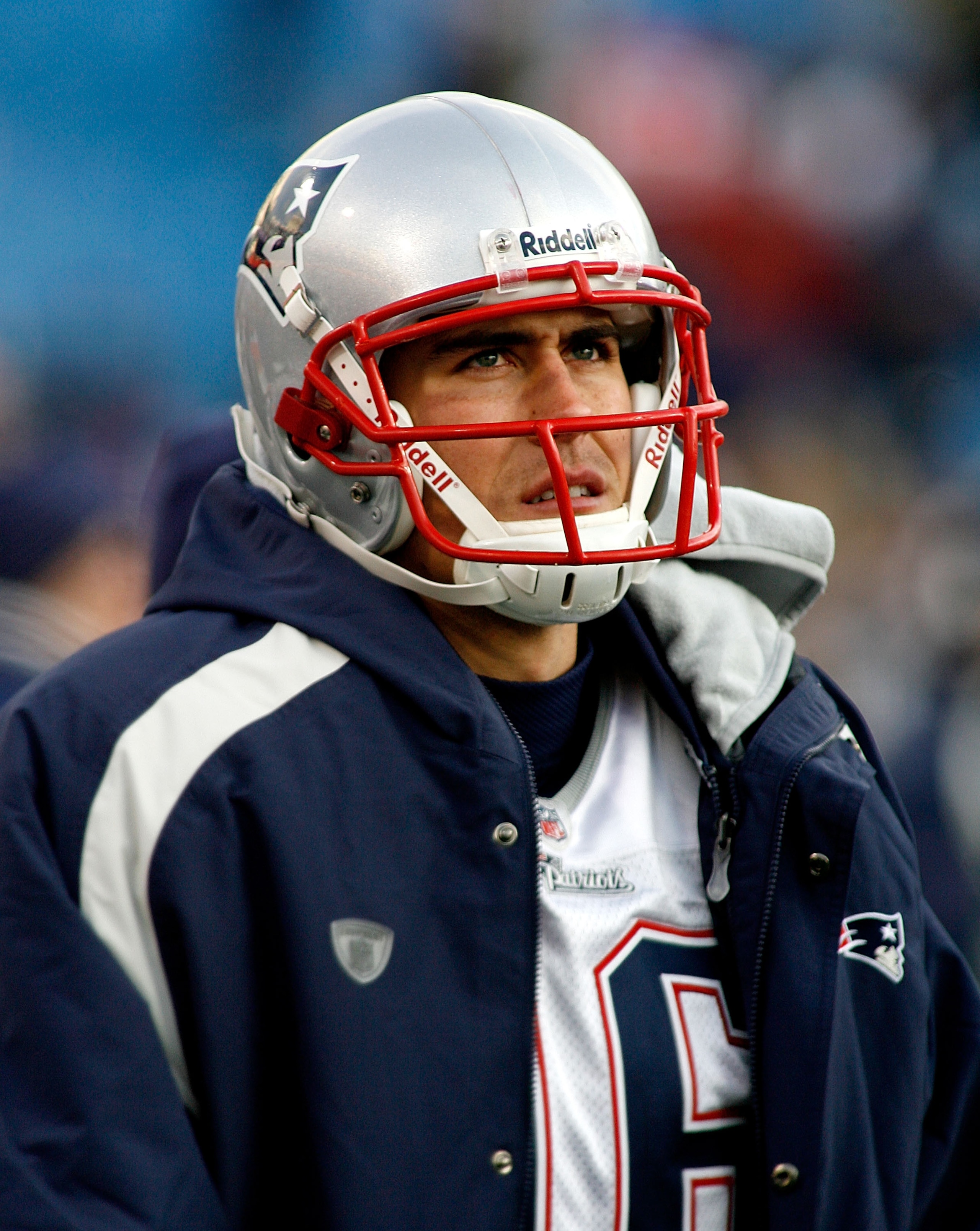 ORCHARD PARK, NY - DECEMBER 28:  Matt Cassel #16 of the New England Patriots stands on the sidelines against the Buffalo Bills at Ralph Wilson Stadium on December 28, 2008 in Orchard Park, New York. The Patriots won 13-0.  (Photo by Rick Stewart/Getty Ima