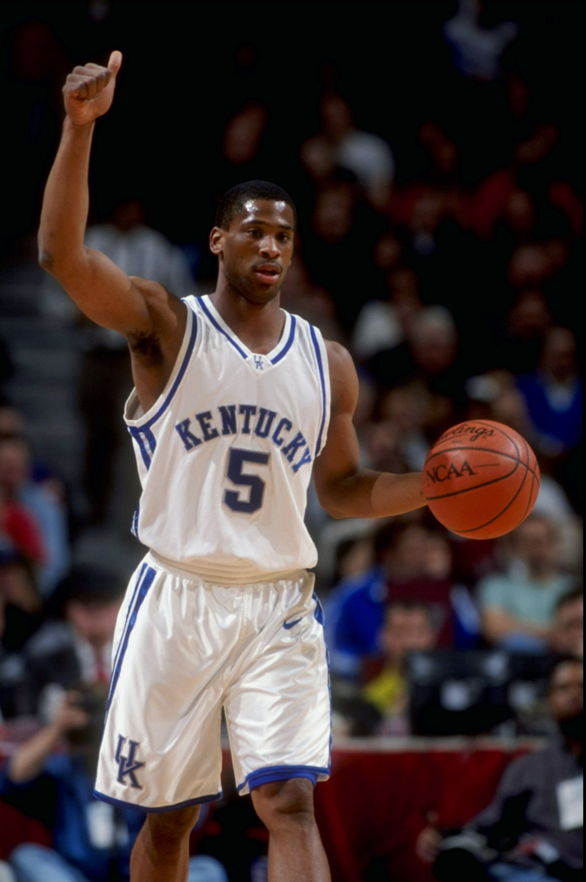 1 Dec 1998:  Guard Wayne Turner #5 of the Kentucky Wildcats in action during the game against the Kansas Jayhawks at the United Center in Chicago, Illinois. Kentucky defeated Kansas 63-45. Mandatory Credit: Jonathan Daniel  /Allsport