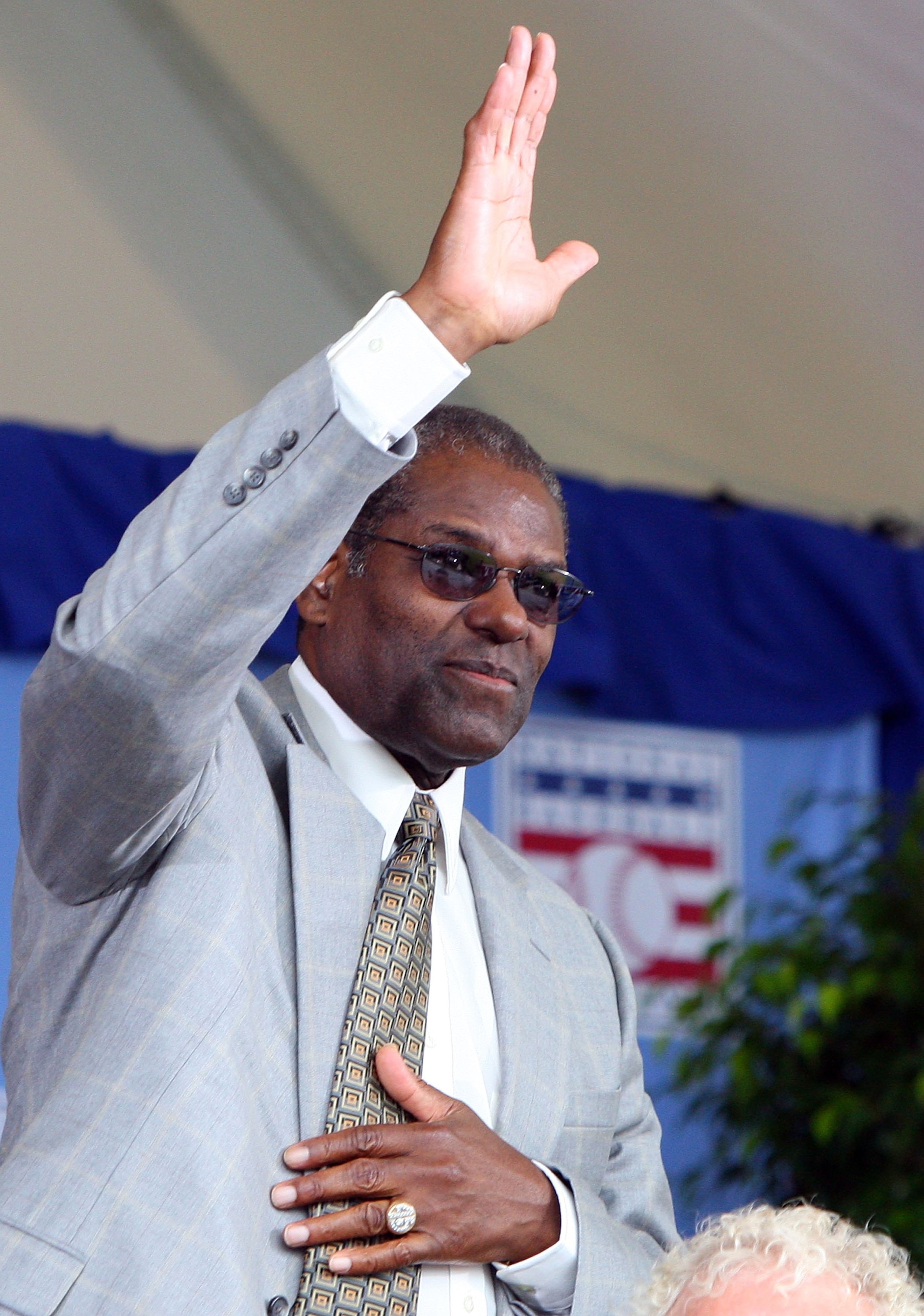 COOPERSTOWN, NY - JULY 26: Hall of Famer Bob Gibson waves to the crowd as he is introduced at Clark Sports Center during the 2009 Baseball Hall of Fame induction ceremony on July 26, 2009 in Cooperstown, New York. (Photo by Jim McIsaac/Getty Images) COOPERSTOWN, NY - JULY 26: Hall of Famer Bob Gibson waves to the crowd as he is introduced at Clark Sports Center during the 2009 Baseball Hall of Fame induction ceremony on July 26, 2009 in Cooperstown, New York. (Photo by Jim McIsaac/Getty Images)