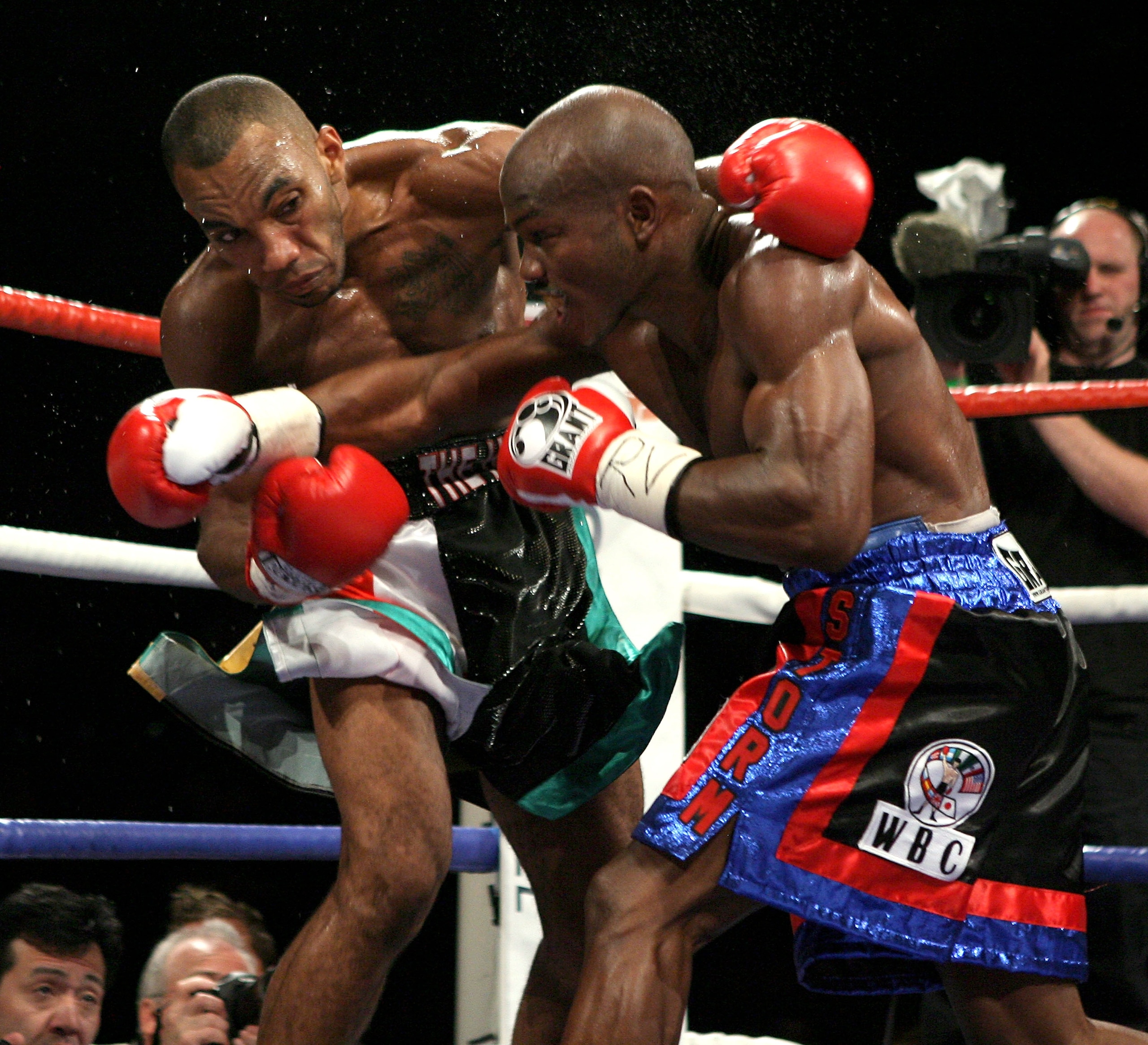 NOTTINGHAM, ENGLAND - MAY 10: Timothy Bradley (L) connects with a right cross on Junior Witter during their WBC Light Welterweight fight on May 10, 2008 at Nottingham Ice Arena in Nottingham, England. (Photo by John Gichigi/Getty Images) NOTTINGHAM, ENGLAND - MAY 10: Timothy Bradley (L) connects with a right cross on Junior Witter during their WBC Light Welterweight fight on May 10, 2008 at Nottingham Ice Arena in Nottingham, England. (Photo by John Gichigi/Getty Images)