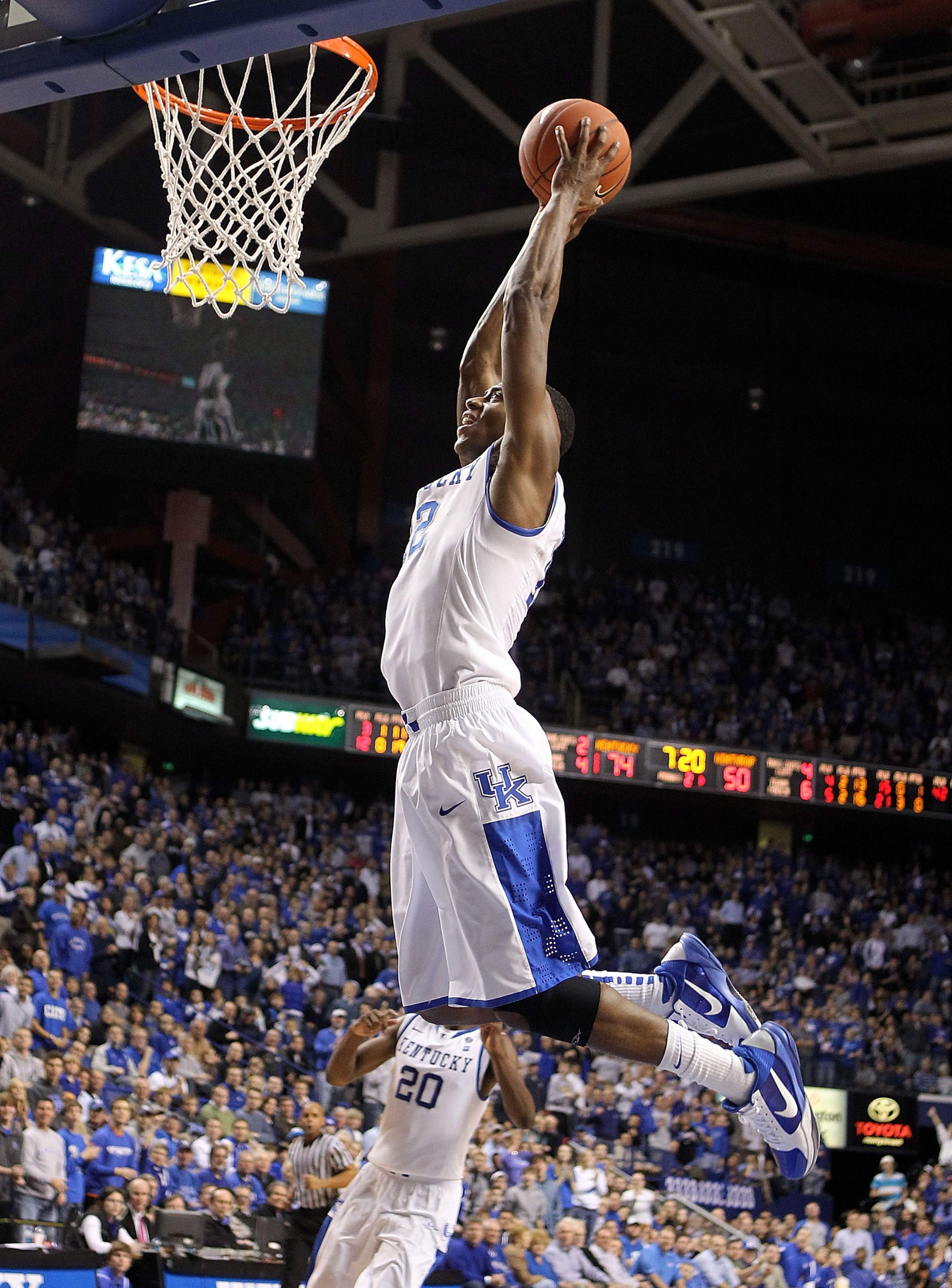 LEXINGTON, KY - DECEMBER 22: Brandon Knight #12 of the Kentucky Wildcats dunks the ball during the game against the Winthrop Eagles on December 22, 2010 in Lexington, Kentucky.  Kentucky won 89-52.  (Photo by Andy Lyons/Getty Images)
