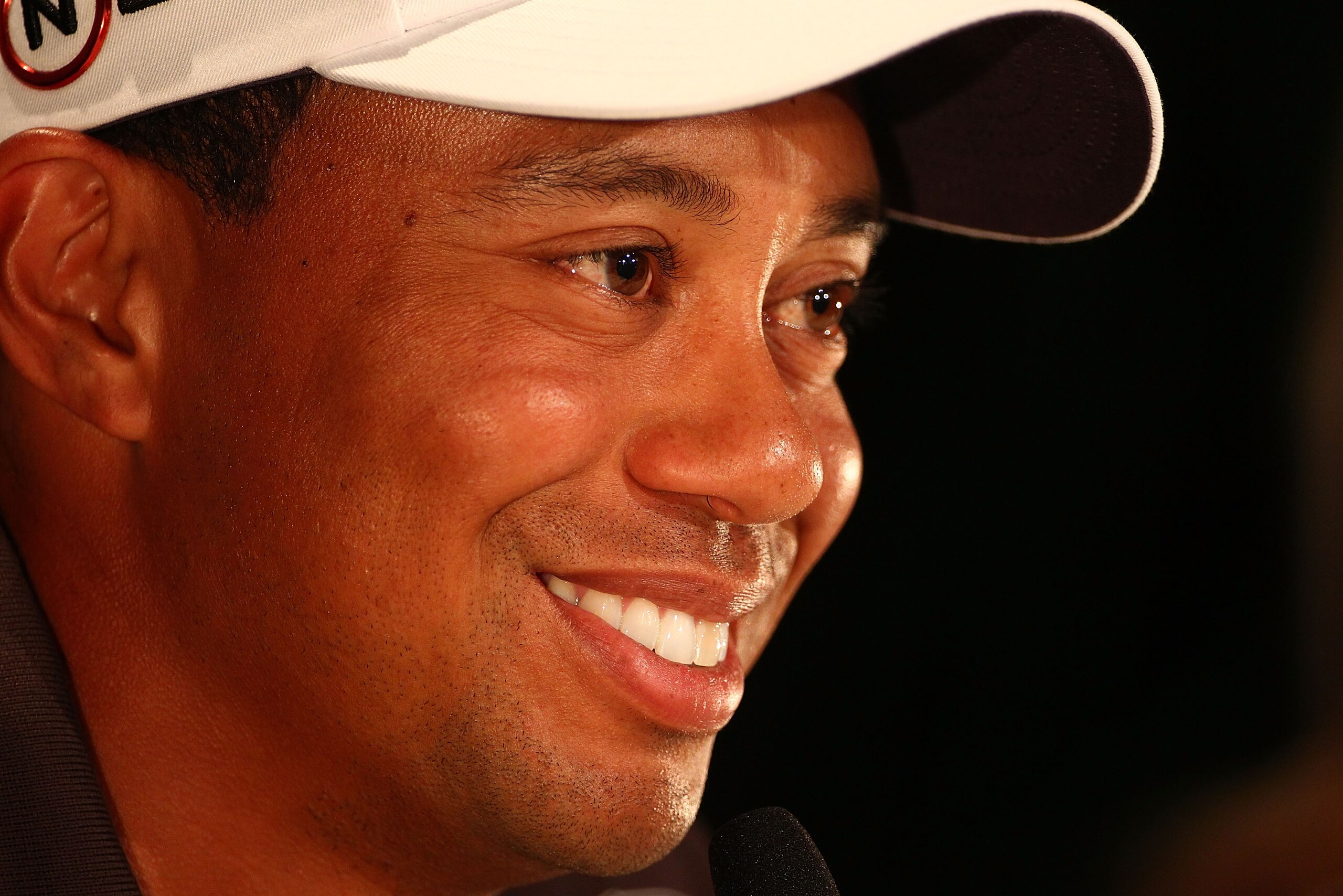 MELBOURNE, AUSTRALIA - NOVEMBER 10:  Tiger Woods of the USA during a press conference ahead of the Australian Masters at The Victoria Golf Club on November 10, 2010 in Melbourne, Australia.  (Photo by Robert Cianflone/Getty Images)