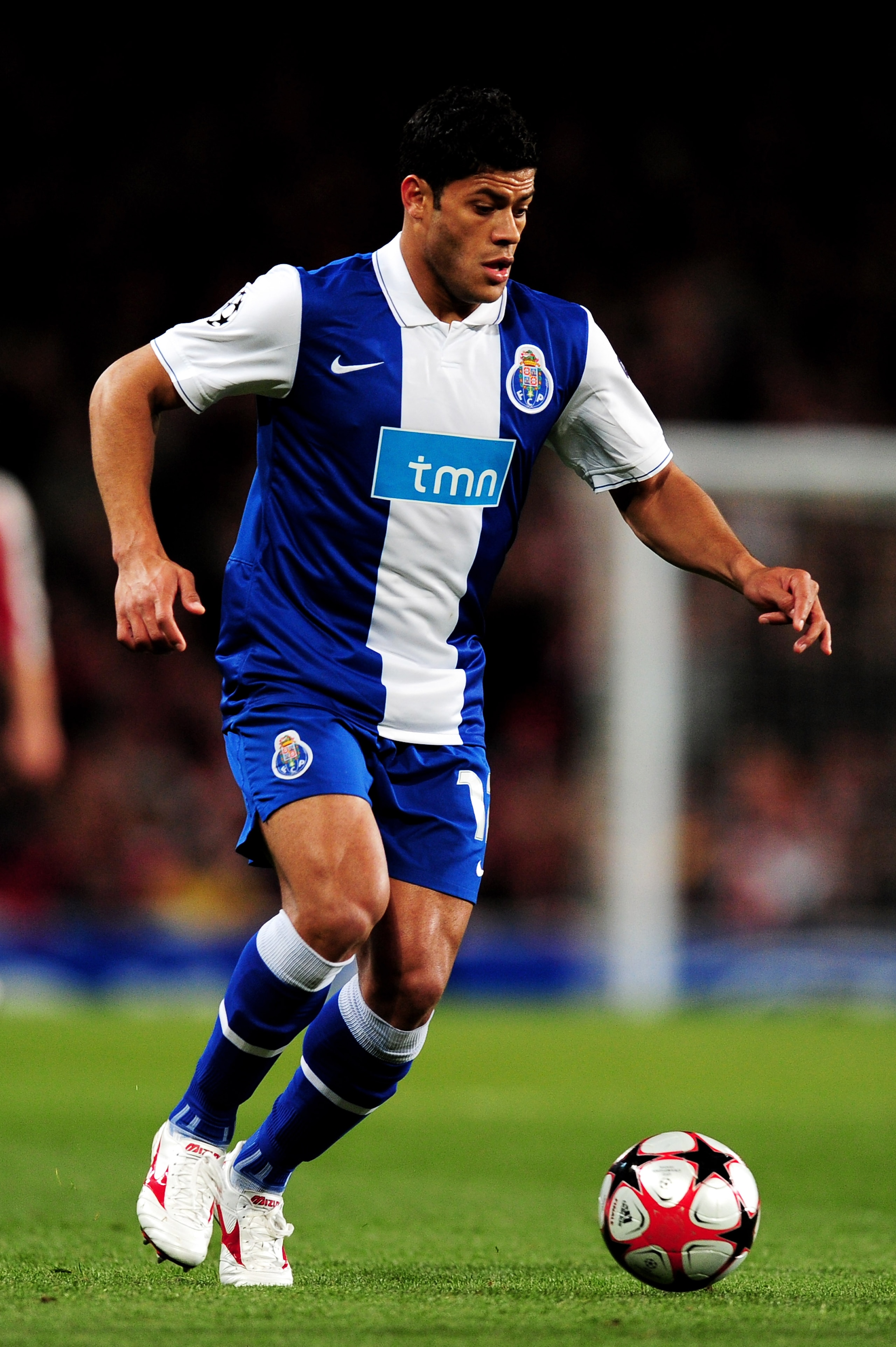 LONDON, ENGLAND - MARCH 09: Hulk of Porto controls the ball during the UEFA Champions League round of 16 match between Arsenal and FC Porto at the Emirates Stadium on March 9, 2010 in London, England. (Photo by Mike Hewitt/Getty Images) LONDON, ENGLAND - MARCH 09: Hulk of Porto controls the ball during the UEFA Champions League round of 16 match between Arsenal and FC Porto at the Emirates Stadium on March 9, 2010 in London, England. (Photo by Mike Hewitt/Getty Images)
