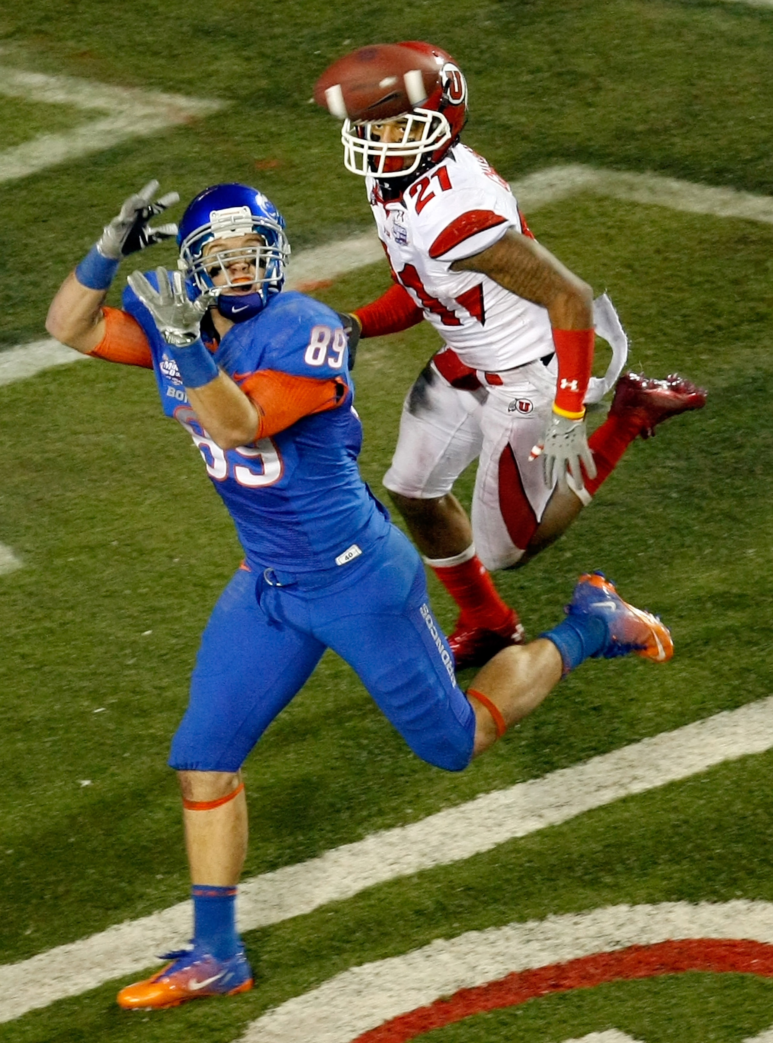 LAS VEGAS, NV - DECEMBER 22: Tyler Shoemaker #89 of the Boise State Broncos is unable to catch a pass at the goal line in front of Lamar Chapman #21 of the Utah Utes during the MAACO Bowl Las Vegas at Sam Boyd Stadium December 22, 2010 in Las Vegas, Nevad LAS VEGAS, NV - DECEMBER 22: Tyler Shoemaker #89 of the Boise State Broncos is unable to catch a pass at the goal line in front of Lamar Chapman #21 of the Utah Utes during the MAACO Bowl Las Vegas at Sam Boyd Stadium December 22, 2010 in Las Vegas, Nevad