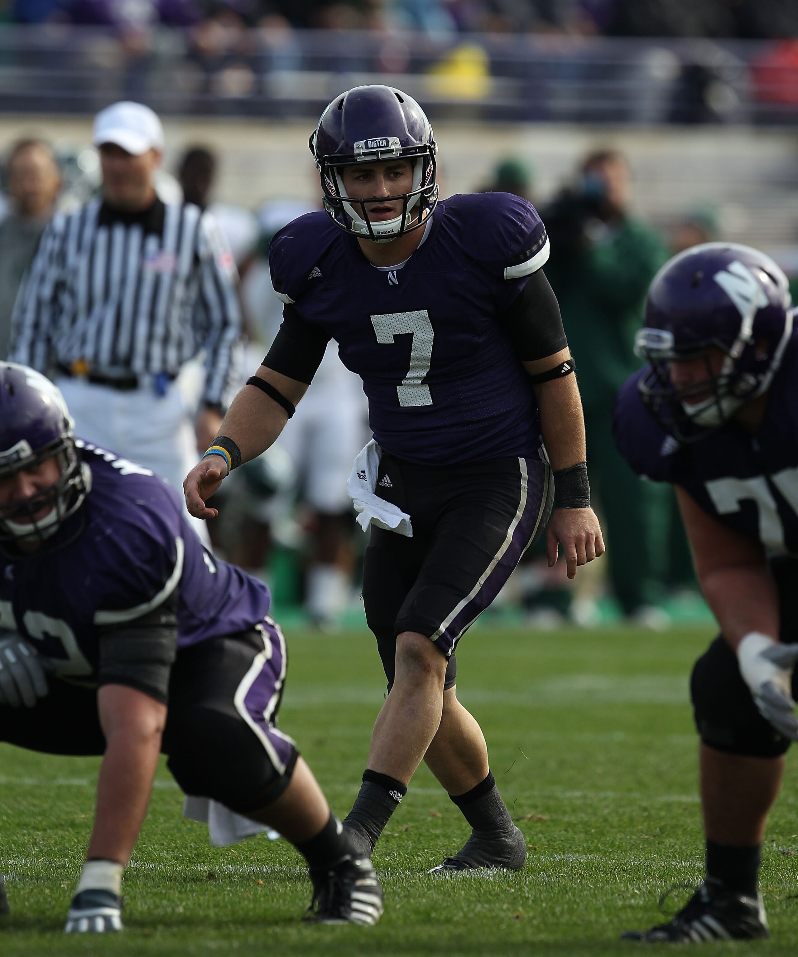 EVANSTON, IL - OCTOBER 23: Dan Persa #7 of the Northwestern Wildcats calls play signals against the Michigan State Spartans at Ryan Field on October 23, 2010 in Evanston, Illinois. Michigan State defeated Northwestern 35-27. (Photo by Jonathan Daniel/Gett EVANSTON, IL - OCTOBER 23: Dan Persa #7 of the Northwestern Wildcats calls play signals against the Michigan State Spartans at Ryan Field on October 23, 2010 in Evanston, Illinois. Michigan State defeated Northwestern 35-27. (Photo by Jonathan Daniel/Gett