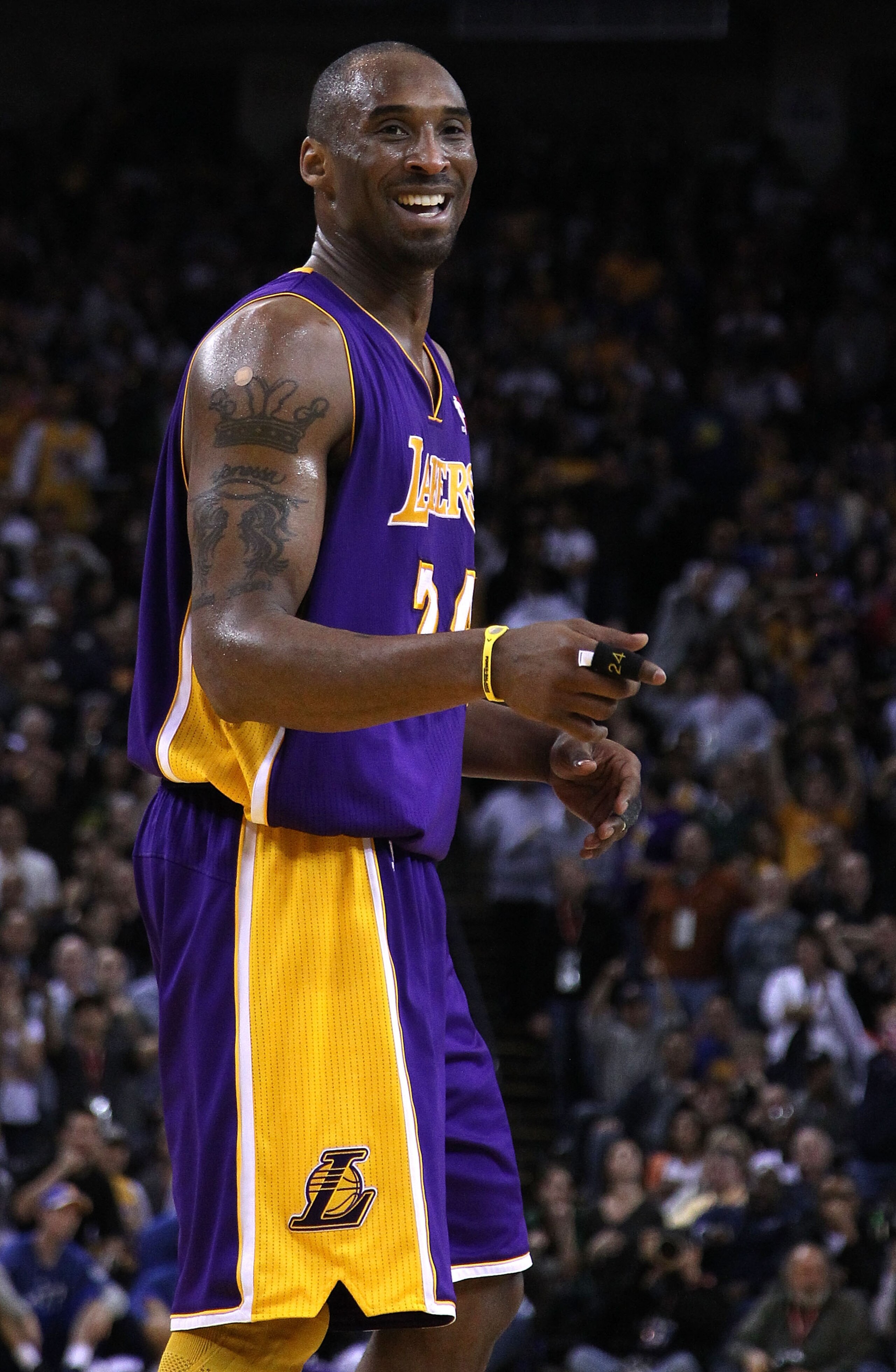 OAKLAND, CA - JANUARY 12: Kobe Bryant #24 of the Los Angeles Lakers in action during their game against the Golden State Warriors at Oracle Arena on January 12, 2011 in Oakland, California. NOTE TO USER: User expressly acknowledges and agrees that, by dow