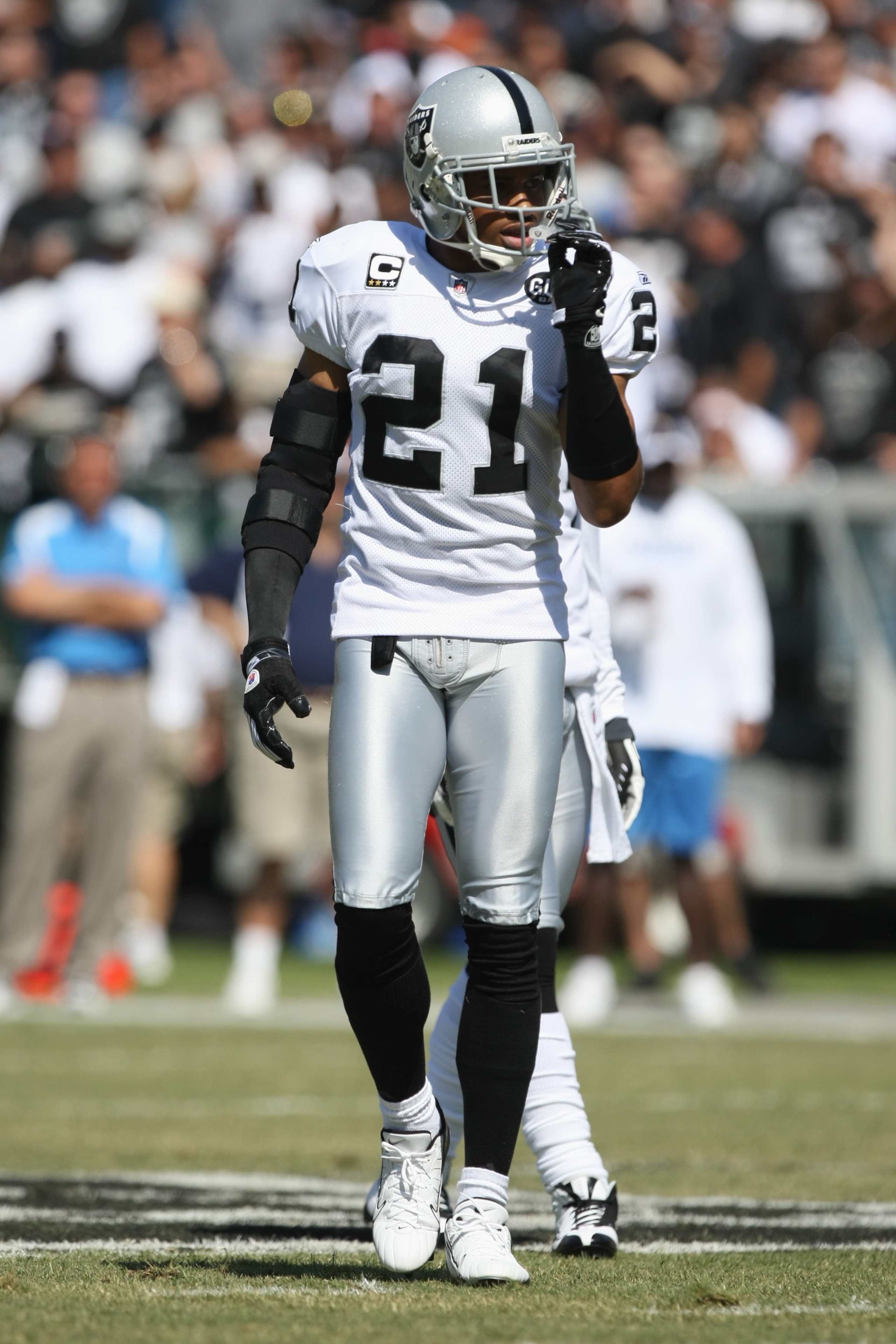 OAKLAND, CA - SEPTEMBER 28: Nnamdi Asomugha #21 of the Oakland Raiders looks on during the game against the San Diego Chargers on September 28, 2008 at Oakland Coliseum in Oakland, California. (Photo by Jed Jacobsohn/Getty Images) OAKLAND, CA - SEPTEMBER 28: Nnamdi Asomugha #21 of the Oakland Raiders looks on during the game against the San Diego Chargers on September 28, 2008 at Oakland Coliseum in Oakland, California. (Photo by Jed Jacobsohn/Getty Images)