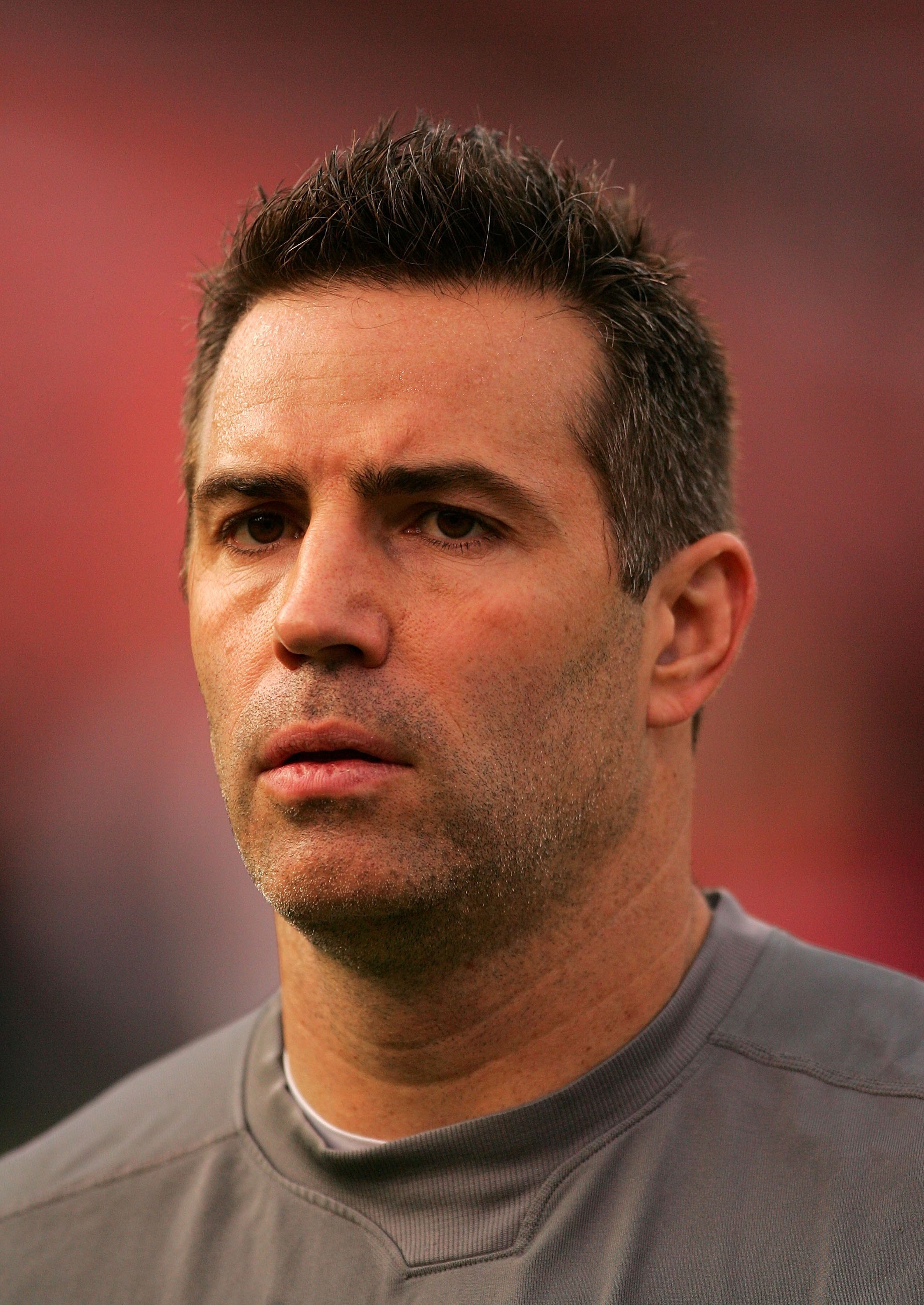 SAN FRANCISCO - DECEMBER 14:  Kurt Warner #13 of the Arizona Cardinals warms up prior to the game against the San Francisco 49ers at Candlestick Park on December 14, 2009 in San Francisco, California.  (Photo by Ezra Shaw/Getty Images)