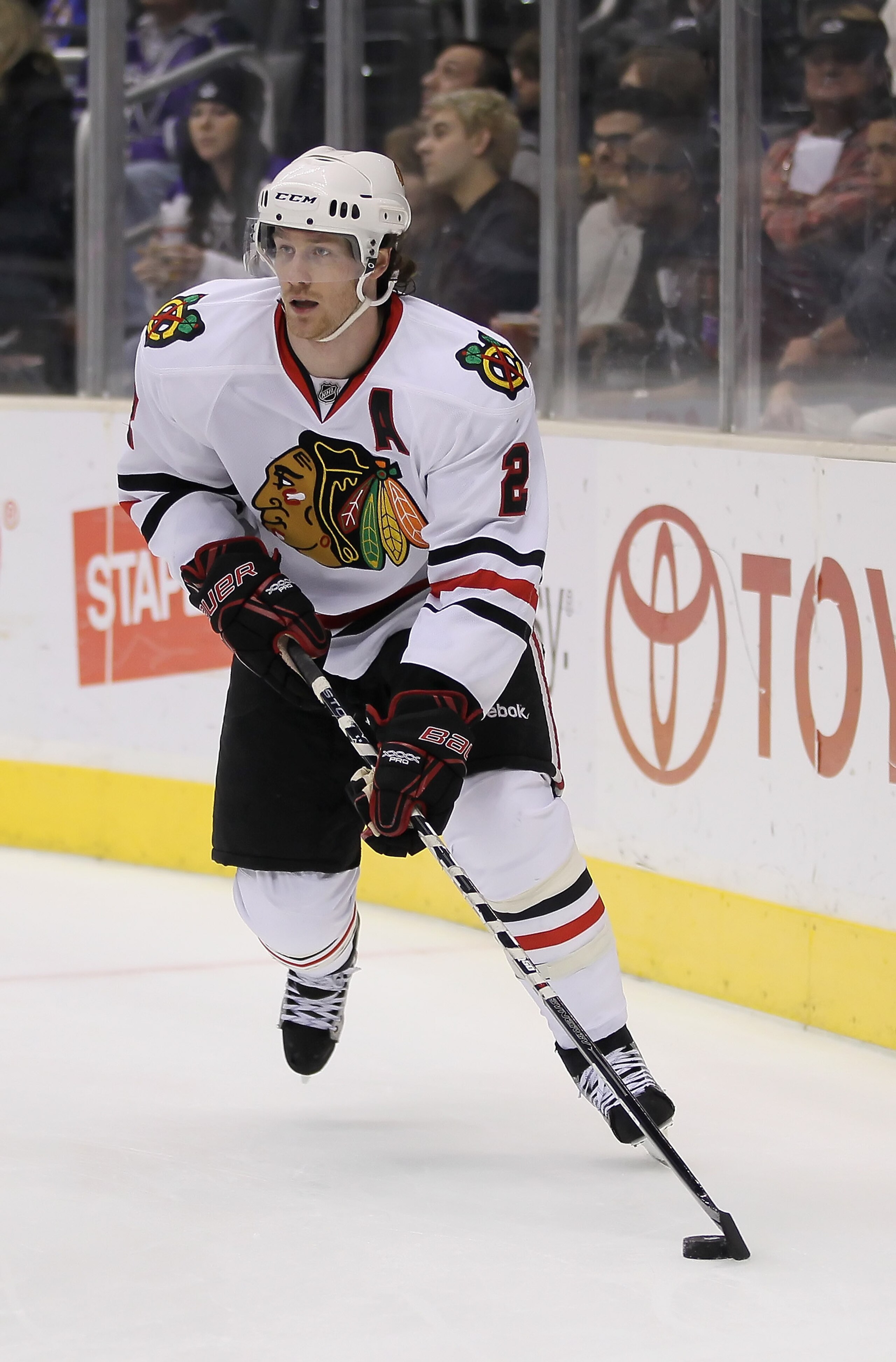 LOS ANGELES, CA - JANUARY 03:  Duncan Keith #2 of the Chicago Blackhawks skates against the Los Angeles Kings at Staples Center on January 3, 2011 in Los Angeles, California. The Blackhawks defeated the Kings 4-3.  (Photo by Jeff Gross/Getty Images)