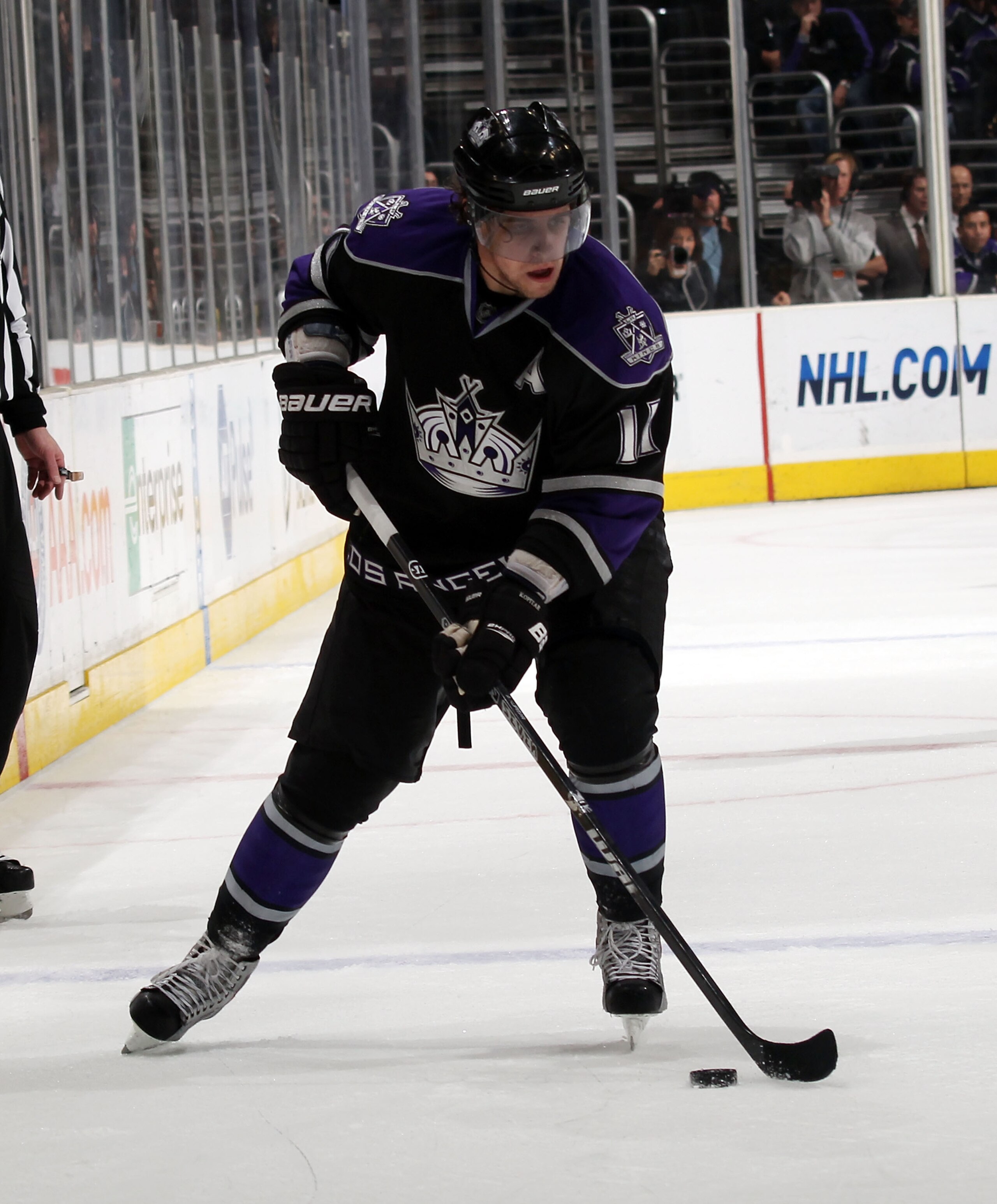 LOS ANGELES, CA - JANUARY 10: Anze Kopitar #11 of the Los Angeles Kings skates against the Toronto Maple Leafs at the Staples Center on January 10, 2011 in Los Angeles, California.  (Photo by Bruce Bennett/Getty Images)
