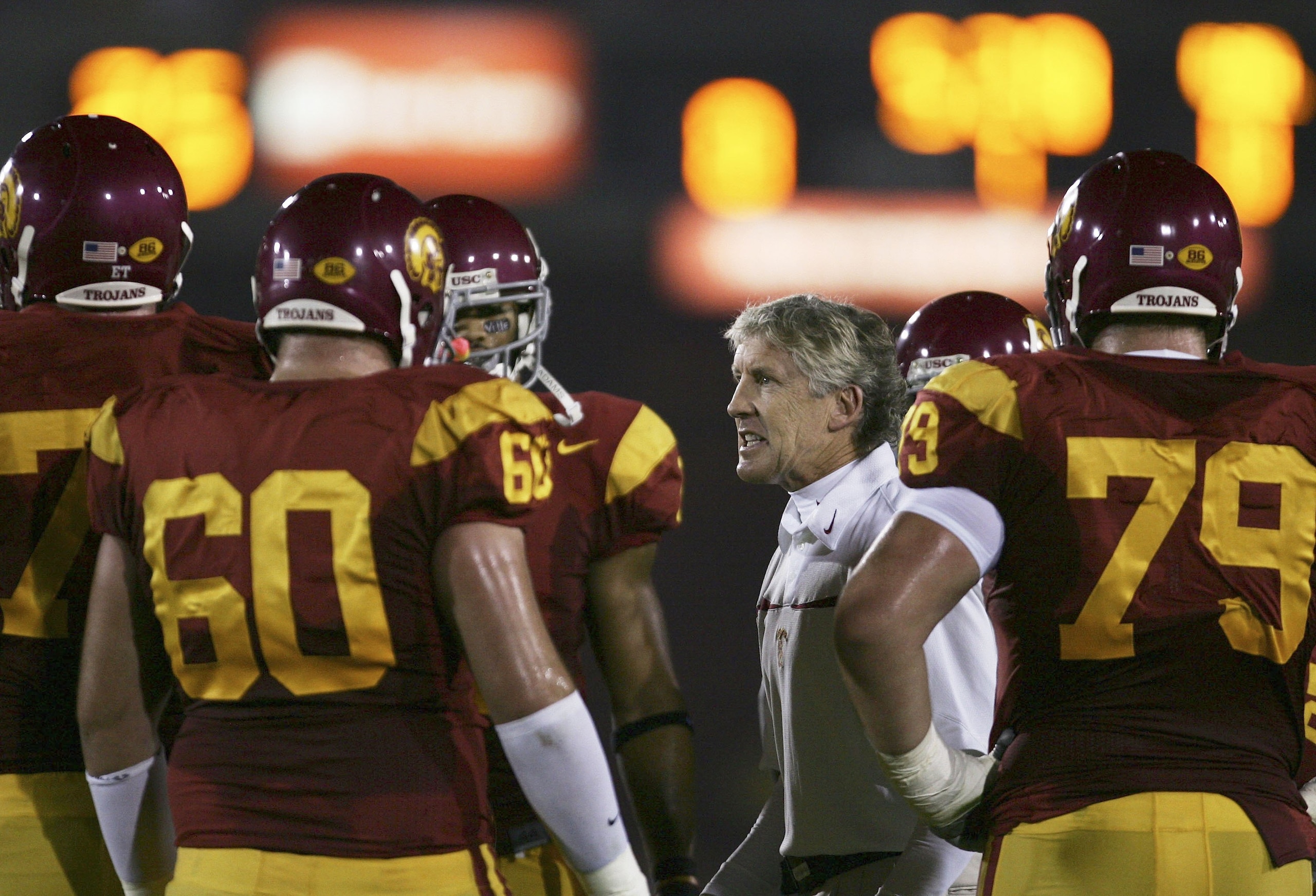LOS ANGELES, CA - NOVEMBER 18:  Head coach Pete Carroll of the USC Trojans motivates his players against the California Golden Bears during the first quarter at the Los Angeles Memorial Coliseum on November 18, 2006 in Los Angeles, California.  (Photo by