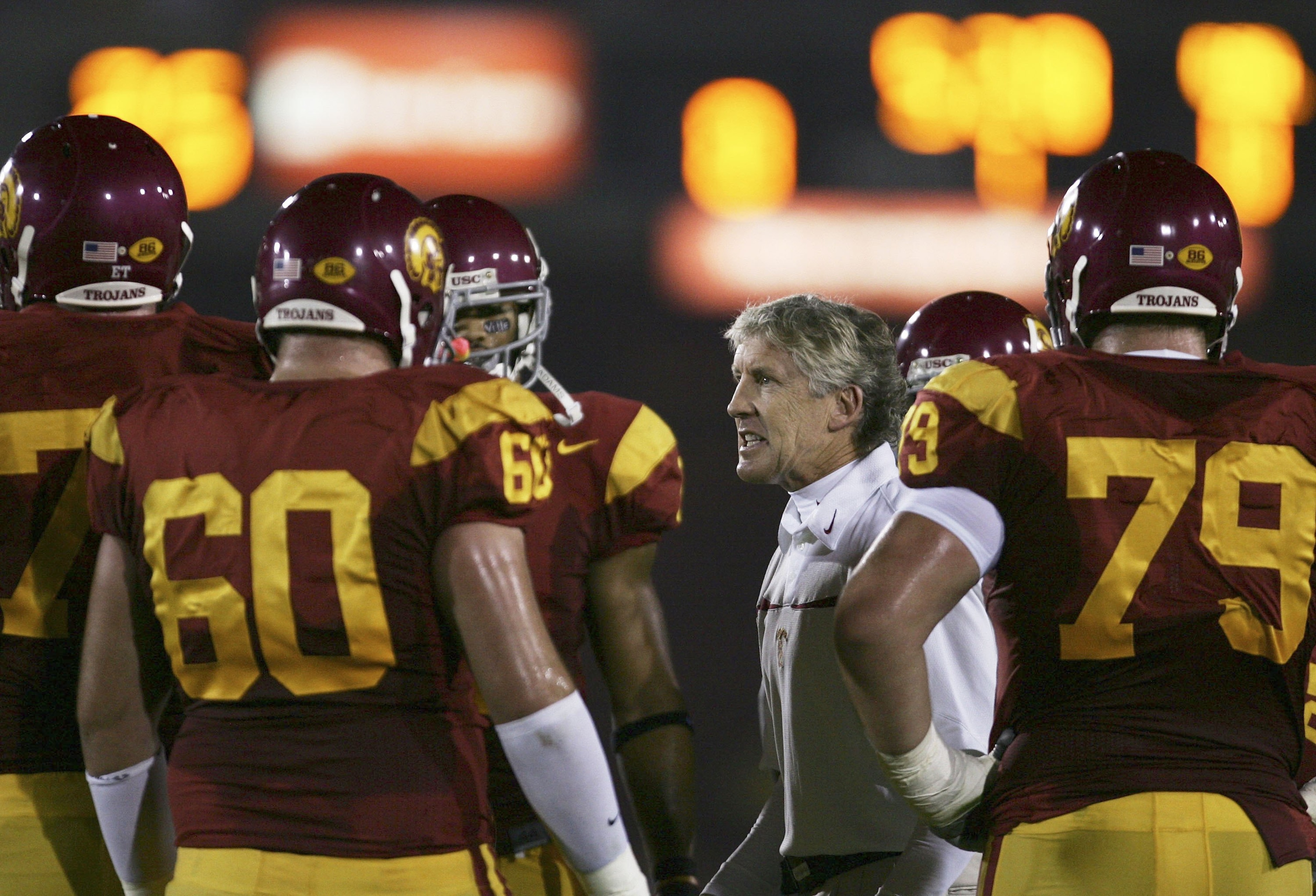 LOS ANGELES, CA - NOVEMBER 18:  Head coach Pete Carroll of the USC Trojans motivates his players against the California Golden Bears during the first quarter at the Los Angeles Memorial Coliseum on November 18, 2006 in Los Angeles, California.  (Photo by